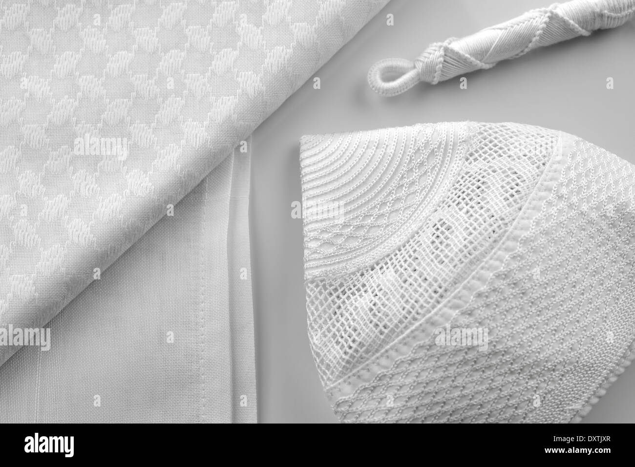 Calottes sont habituellement portés par les hommes musulmans, parfois comme un simple bouchon et souvent comme une sous-cap de la Ghutrah Banque D'Images