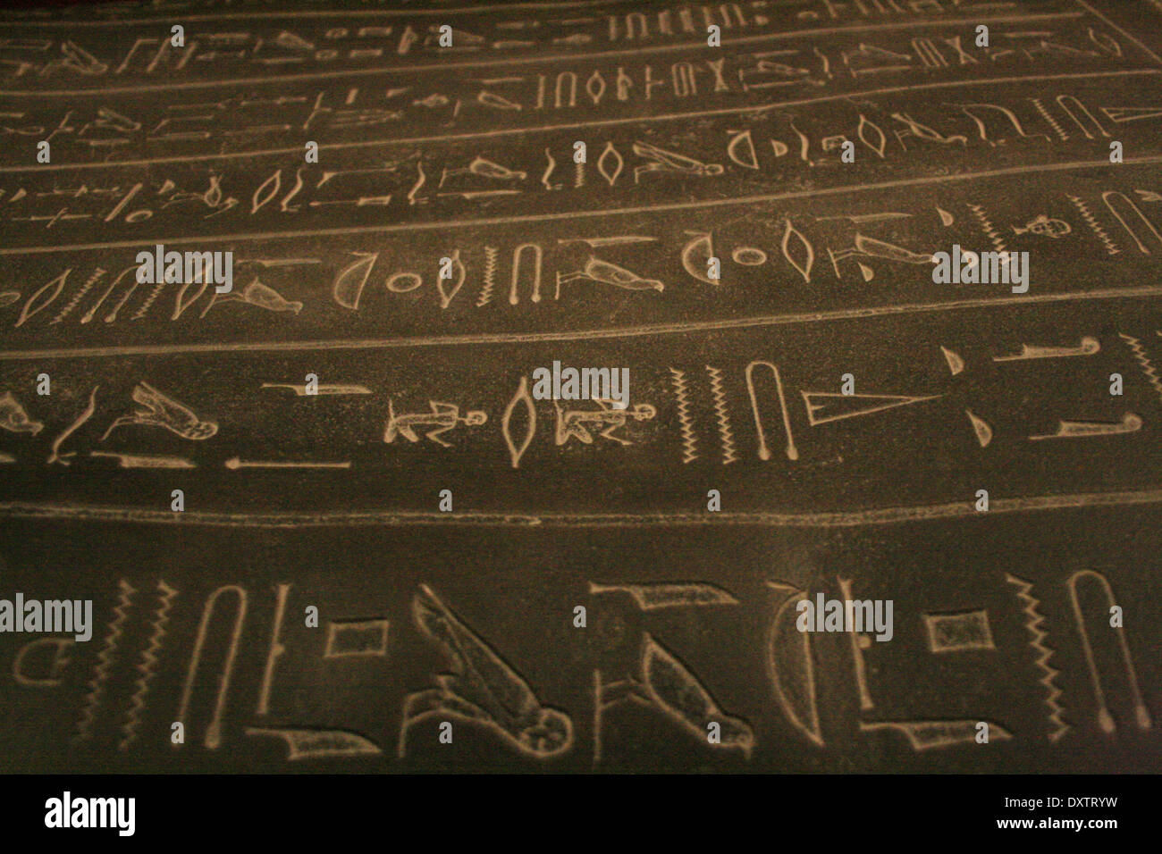 Hiéroglyphes antiques sur Tabnit sarcophage dans Moseum archéologiques d'Istanbul Banque D'Images