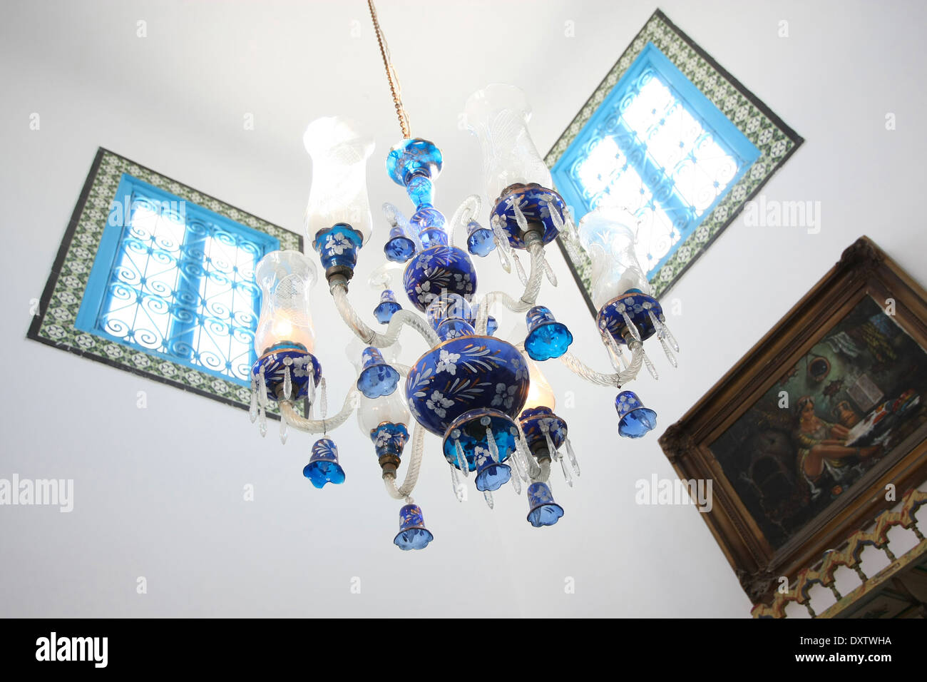 Un chandelier dans le El Annabi house, une résidence typique de Sidi Bou Said,Tunisie. Banque D'Images