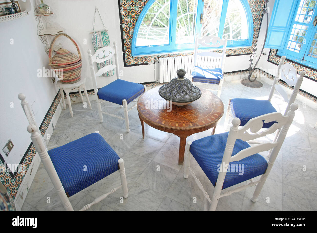 Une pièce à l'intérieur El Annabi house, une résidence typique de Sidi Bou Said,Tunisie. Banque D'Images