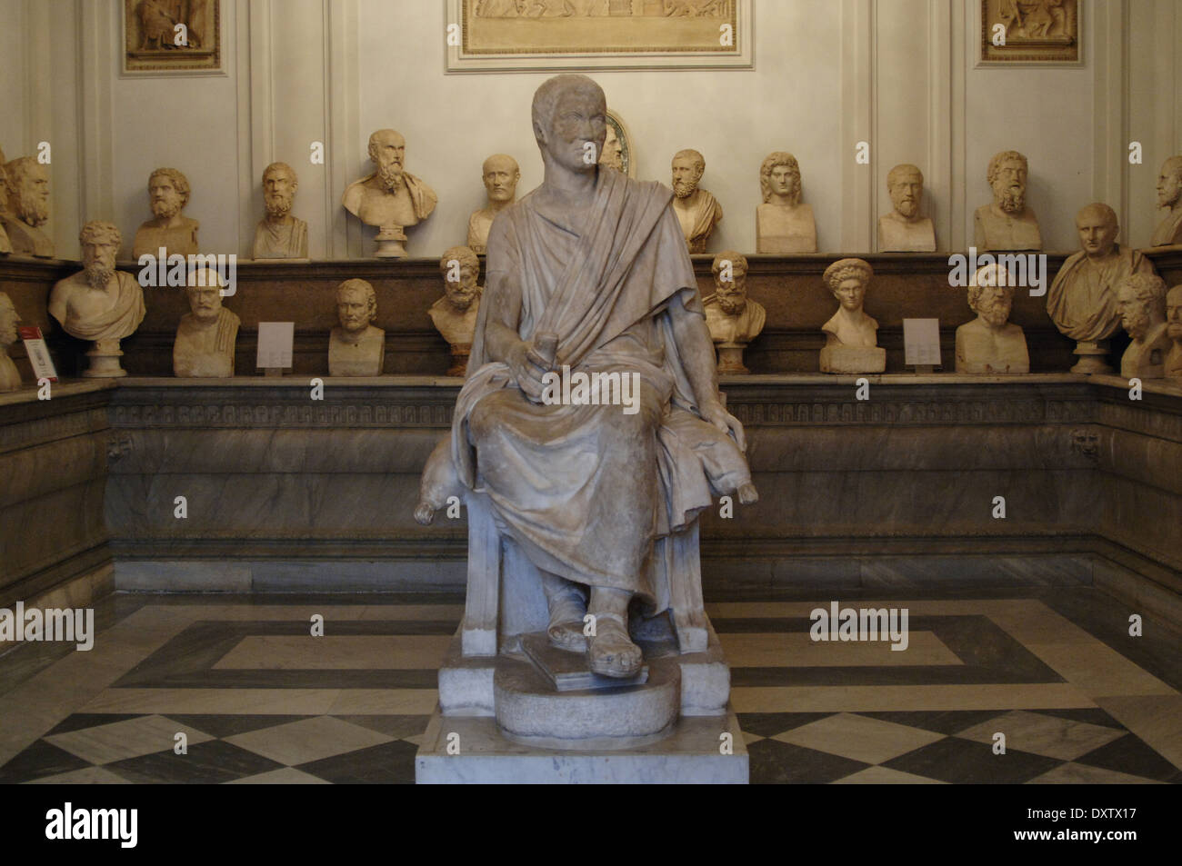 Les musées du Capitole. Salle des Philosophes. Exposition. Rome. L'Italie. Banque D'Images