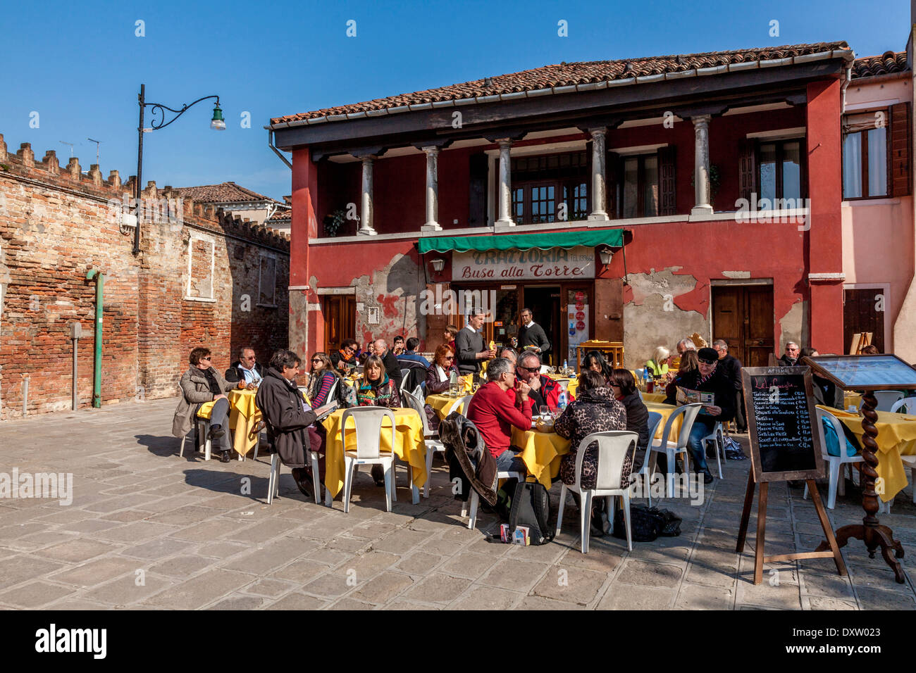 Scène de restaurant, l'île de Murano, Veneto, Italie Banque D'Images
