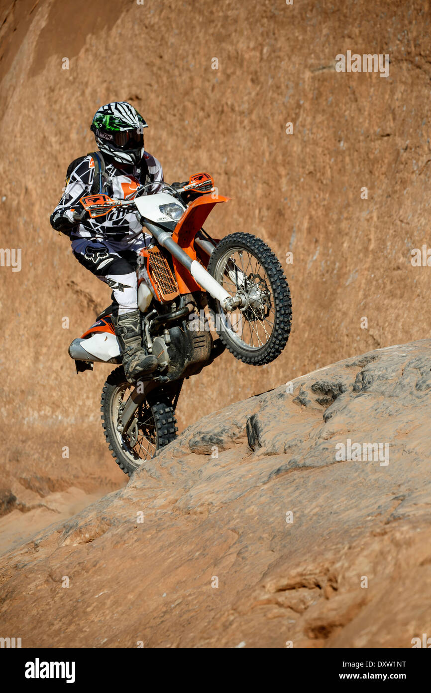 Pilote de motocross, Hell's Revenge Trail Sable, aire de loisirs, Moab, Utah USA Banque D'Images