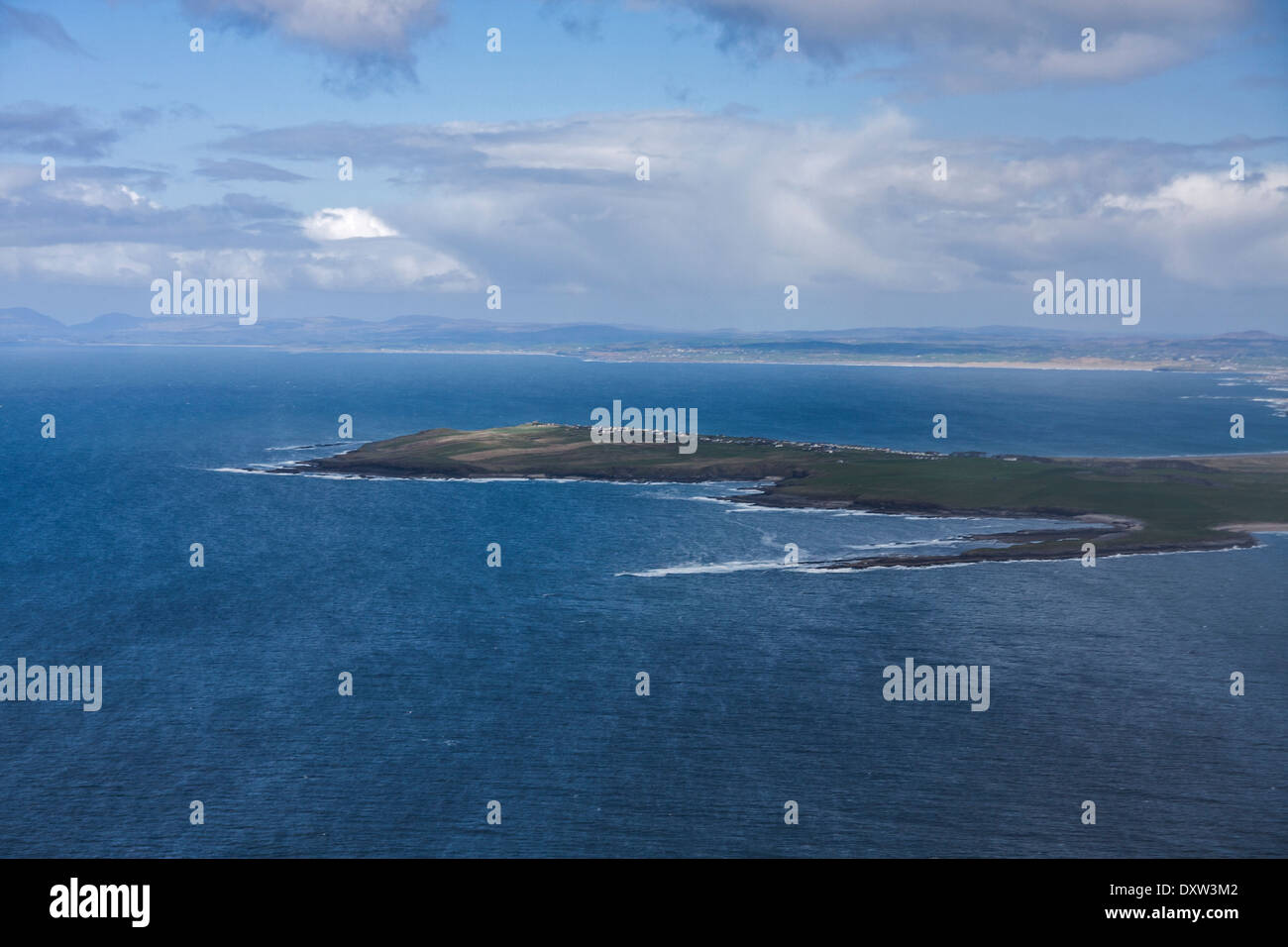 Rosses Point, Sligo, Irlande, Maguins Inishmulclohy l'île, et sur les  Rosses Point façon sauvage de l'Atlantique comme vu de l'air Photo Stock -  Alamy