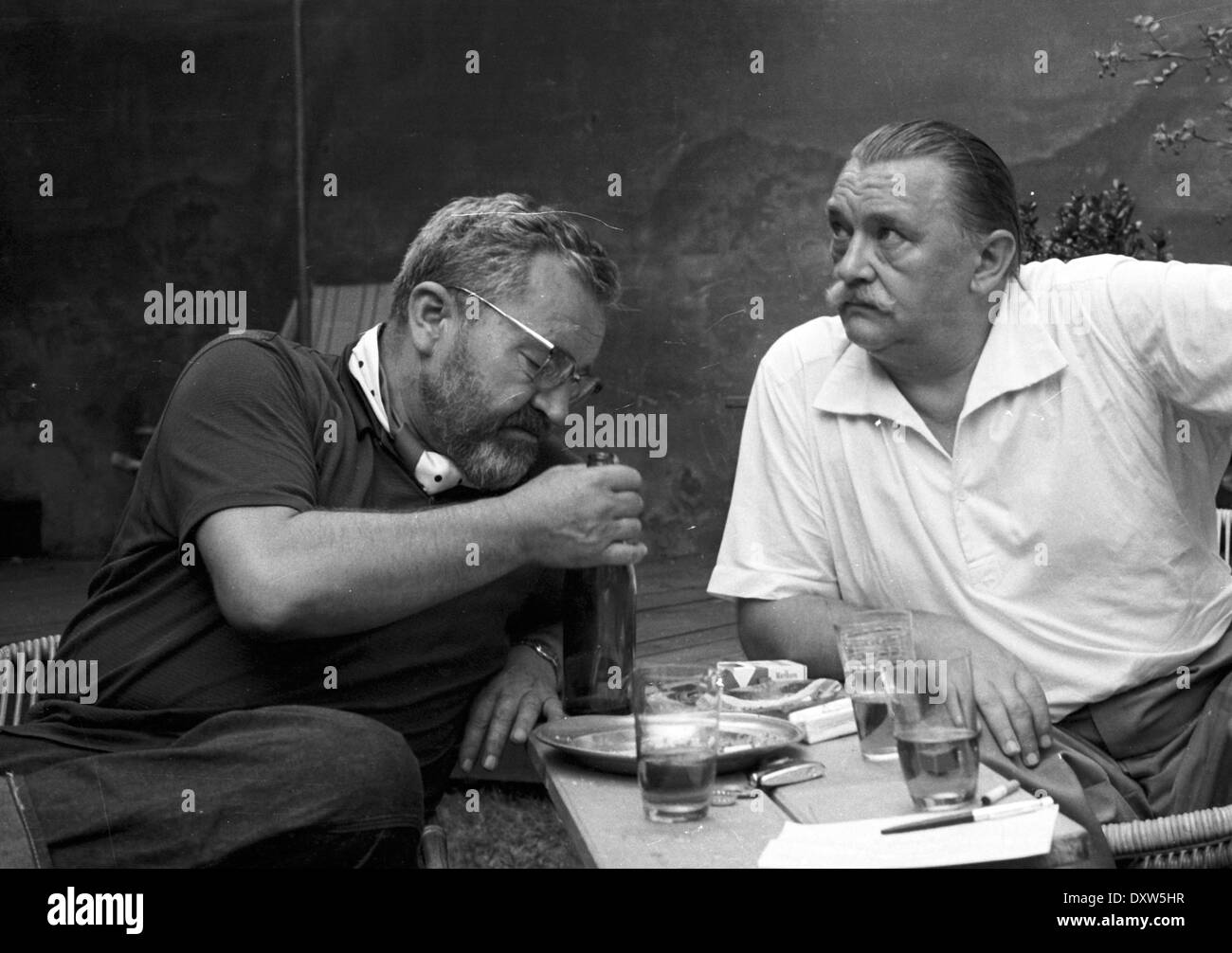 Jan Werich et Jiri Trnka Kampa Prague Tchécoslovaquie TCHÉCOSLOVAQUIE 1963 Banque D'Images