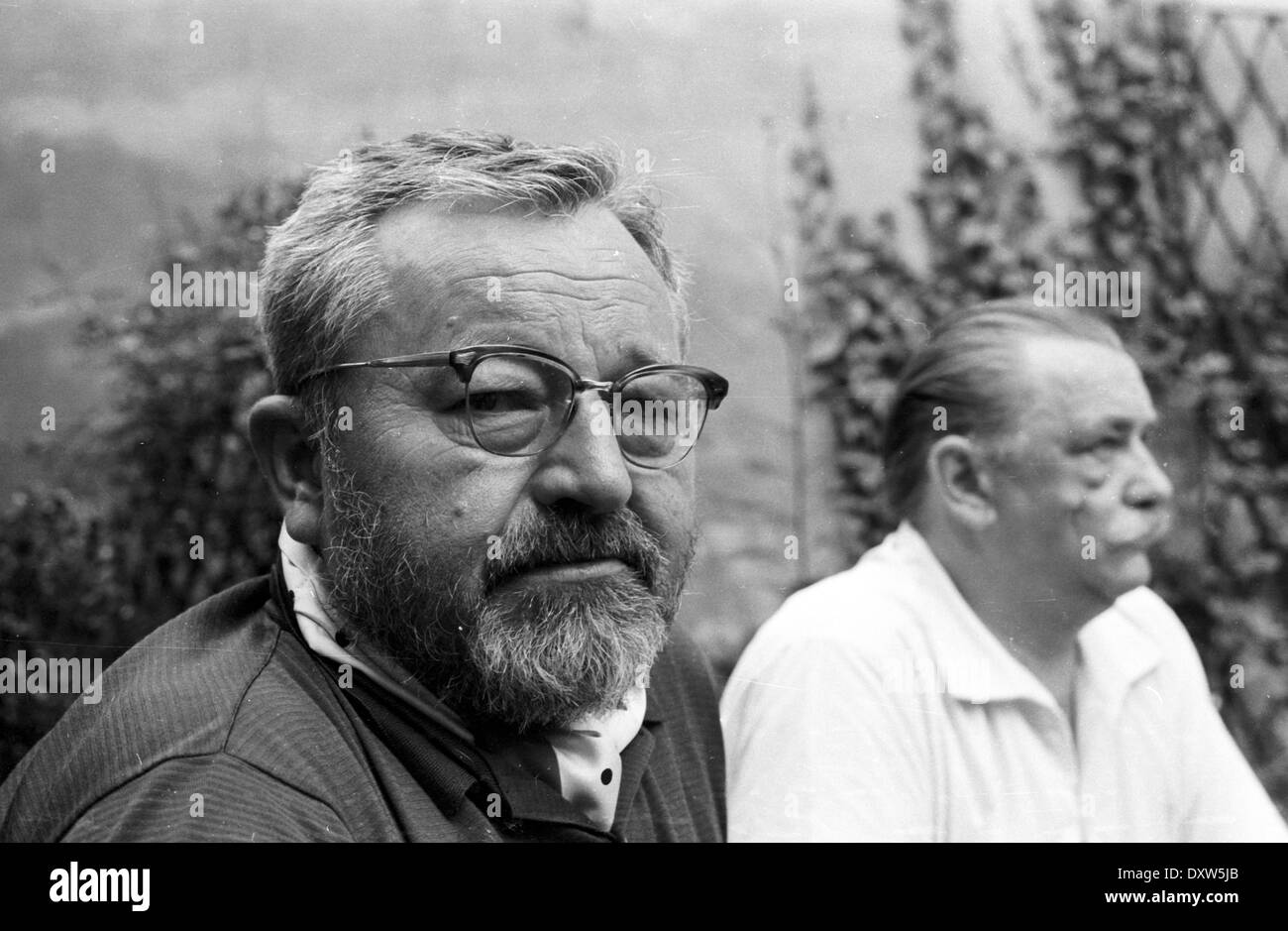 Jan Werich et Jiri Trnka Kampa Prague Tchécoslovaquie TCHÉCOSLOVAQUIE 1963 Banque D'Images