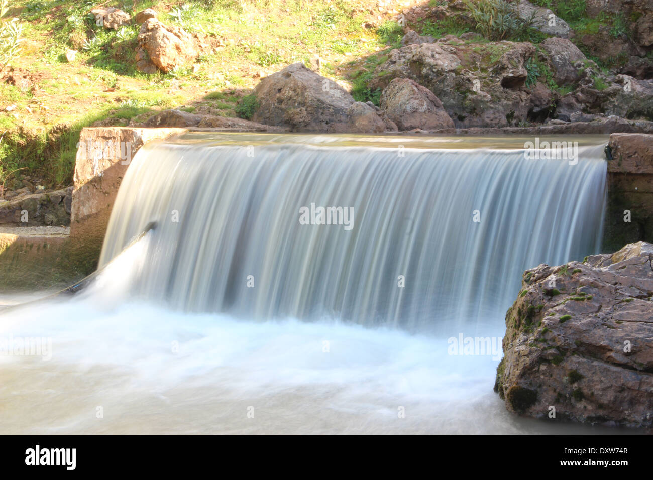 Mini chute d'eau de ras elma source près de Taza maroc Banque D'Images