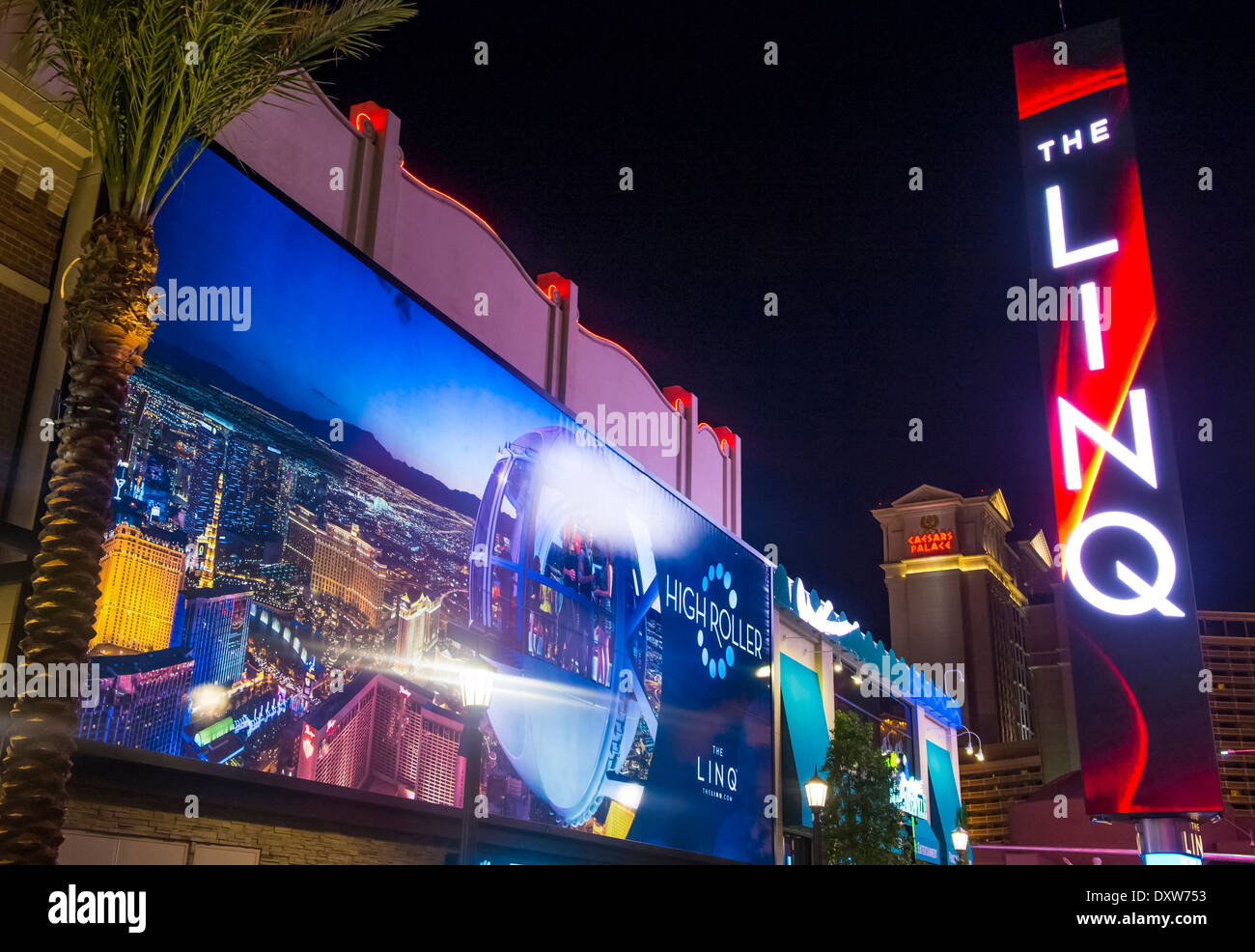 Le signe de LINQ, une salle à manger et du quartier commerçant et High Roller au centre du Strip de Las Vegas Banque D'Images