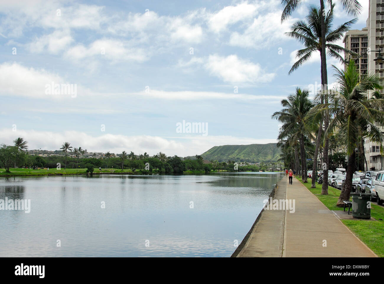 Le canal Ala Wai dans la plage de Waikiki à Honolulu, l'île d'Oahu, dans l'état de New York Banque D'Images
