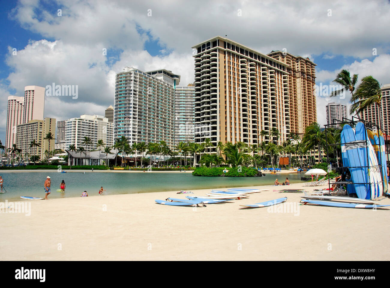 La plage de Waikiki à Honolulu, l'île d'Oahu, dans l'état de New York Banque D'Images