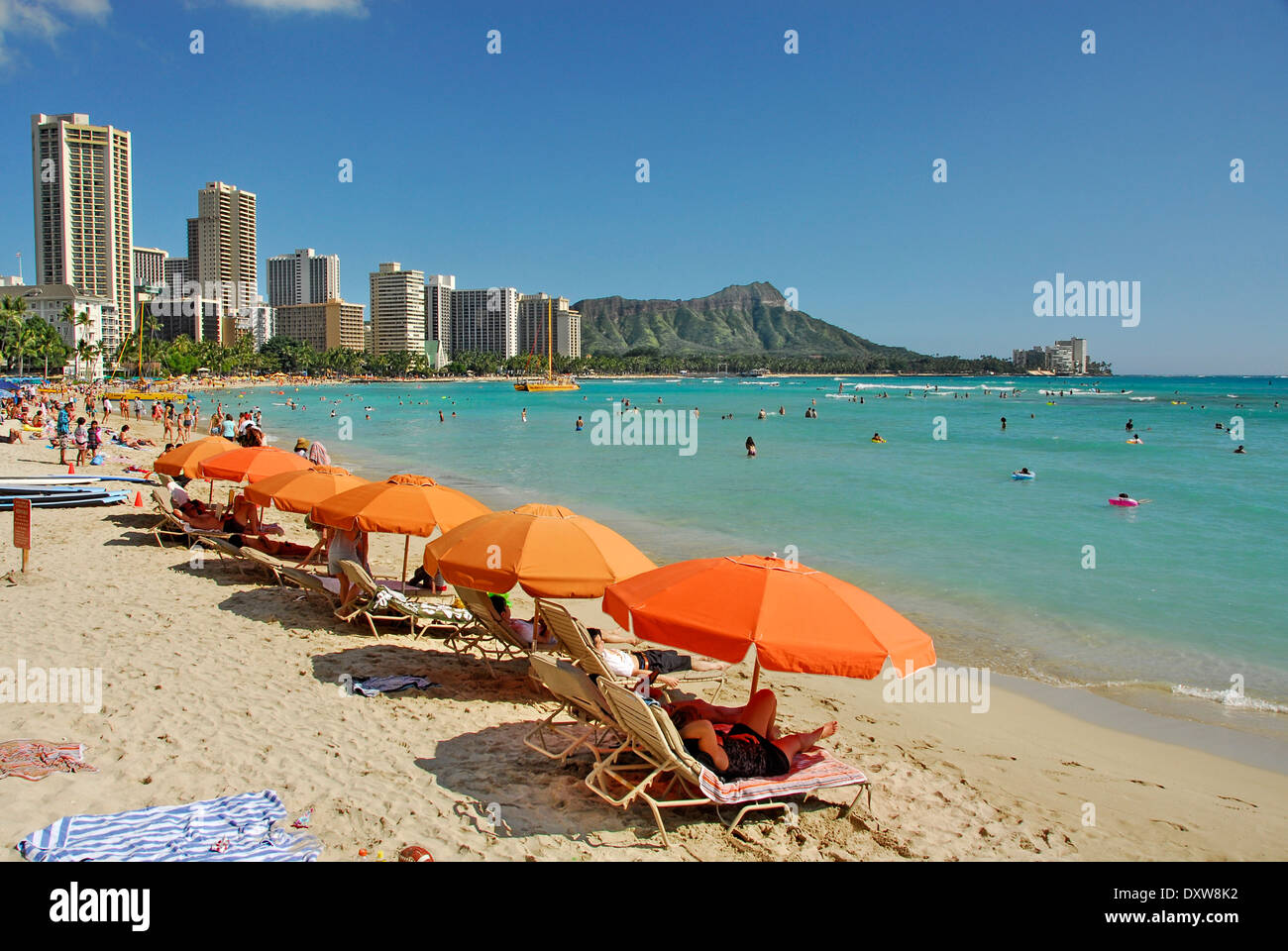 La plage de Waikiki à Honolulu, l'île d'Oahu, dans l'état de New York Banque D'Images