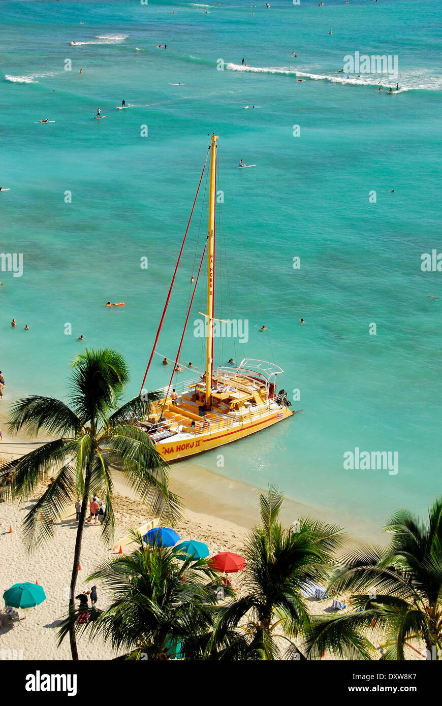 La plage de Waikiki à Honolulu, l'île d'Oahu, dans l'état de New York Banque D'Images