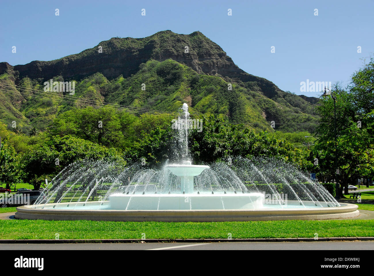 Vue de la couronne de la Tête du diamant dans la plage de Waikiki à Honolulu, l'île d'Oahu, dans l'état de New York Banque D'Images