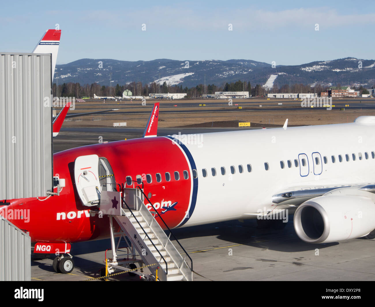 Norwegian Air Shuttle à l'entrée, prêts pour le service à l'Aéroport Gardermoen d'Oslo , Norvège Banque D'Images