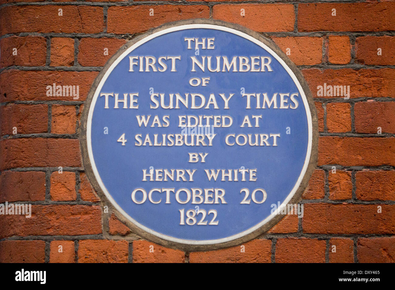 Plaque commémorant bleu indiquant l'endroit où la première édition du Sunday Times a été édité Fleet Street London England UK Banque D'Images