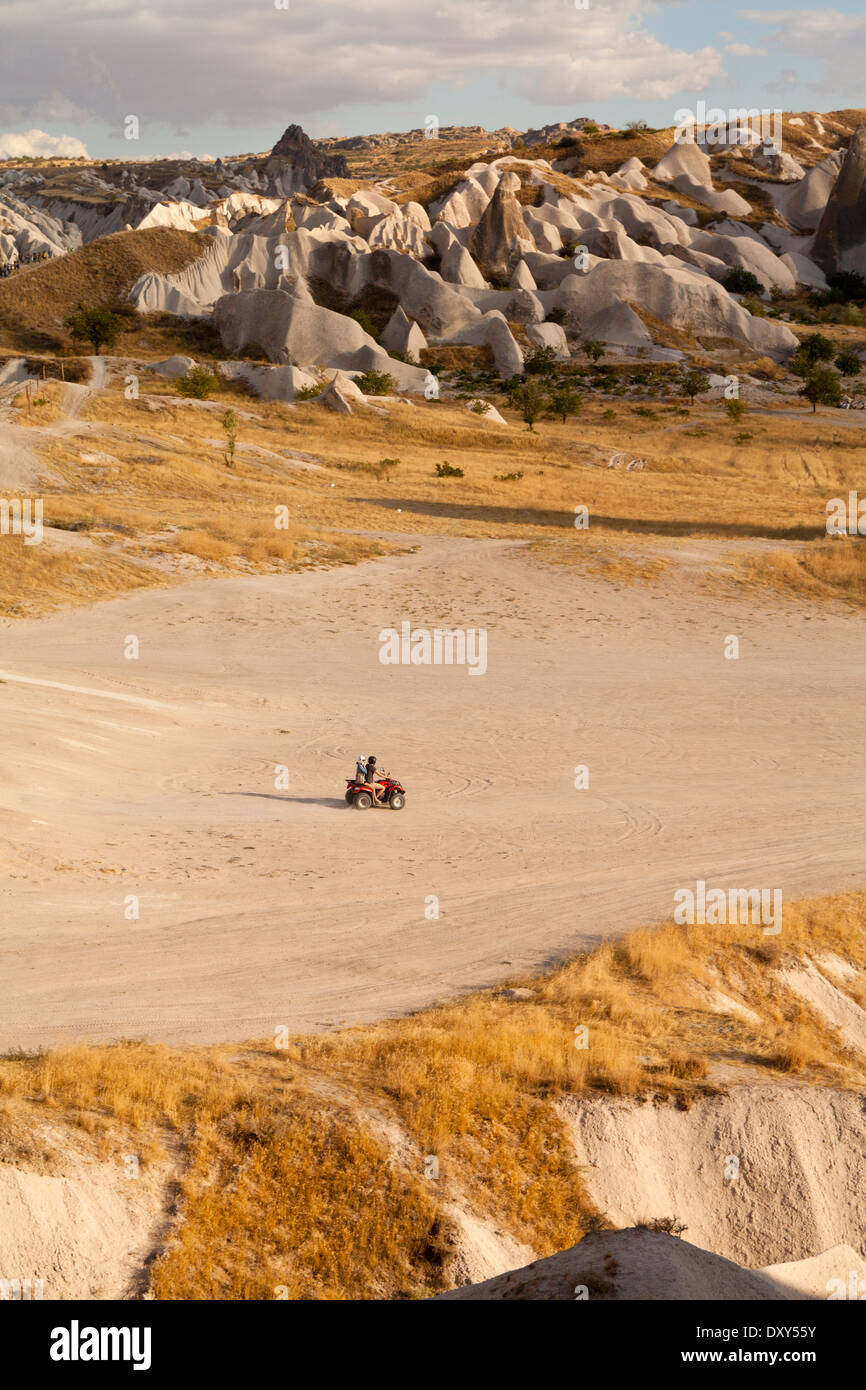 Quad dans la vallée des Roses, la Cappadoce Banque D'Images
