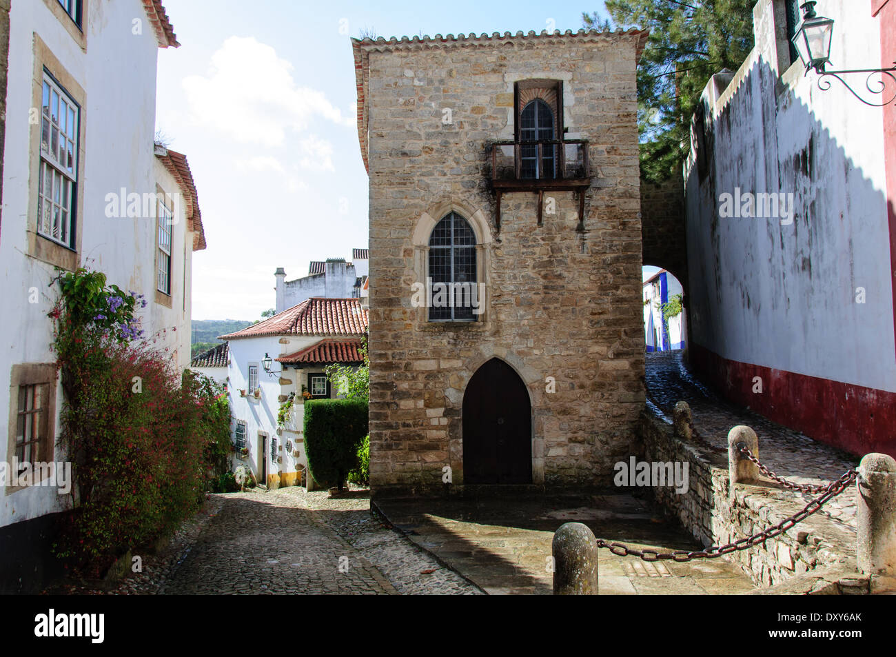 L'architecture traditionnelle en ville médiévale portugaise d'Obidos Banque D'Images