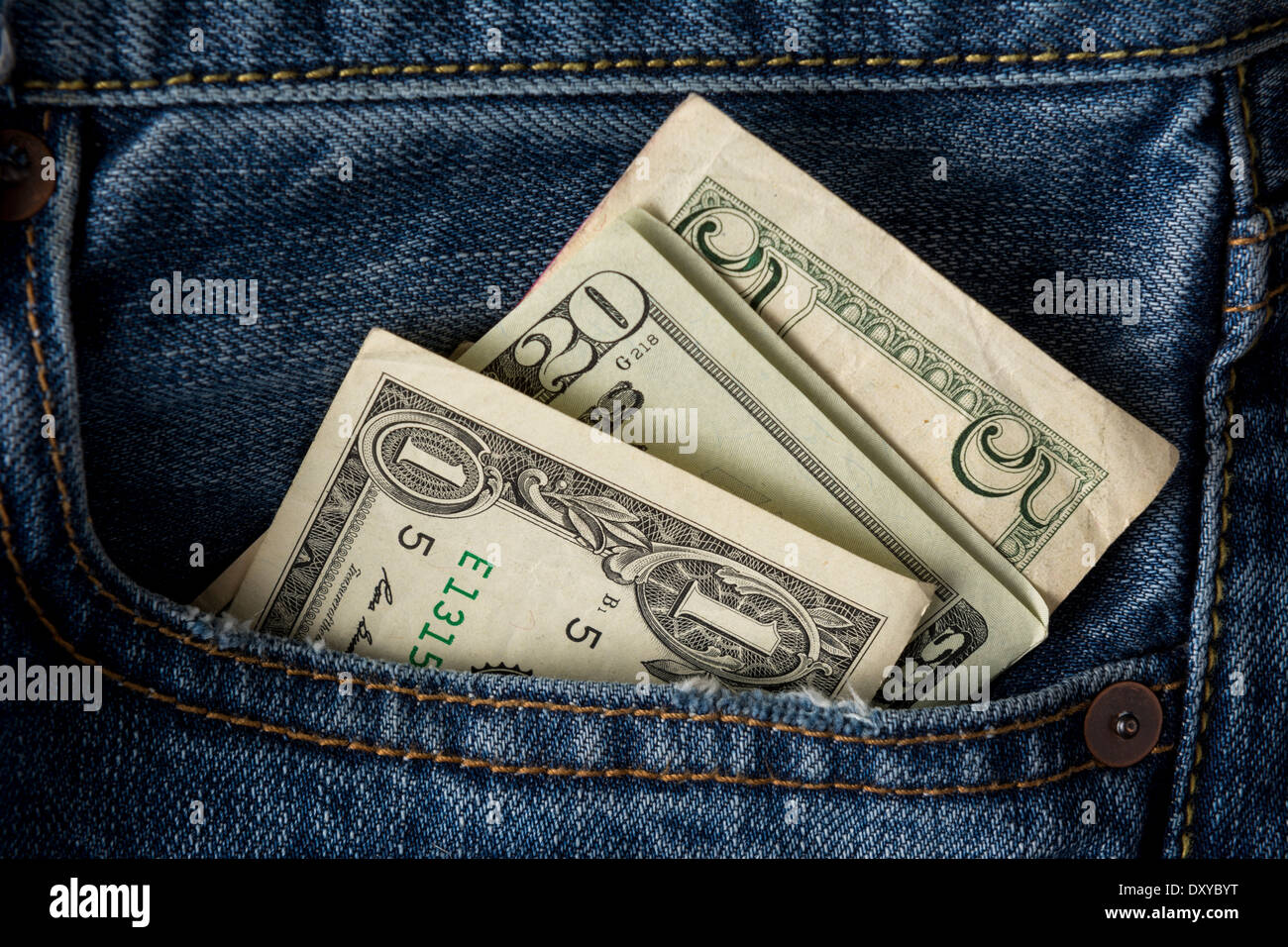 Portrait of currency collage de poche de jeans bleu sur Banque D'Images