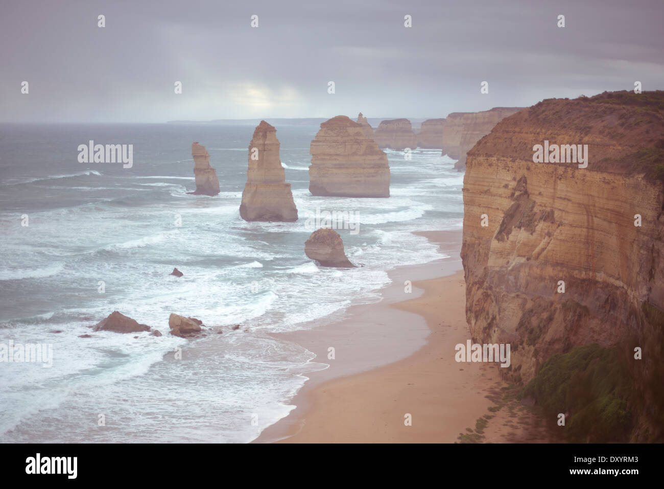 12 apôtres, Great Ocean Road, sous la pluie Banque D'Images