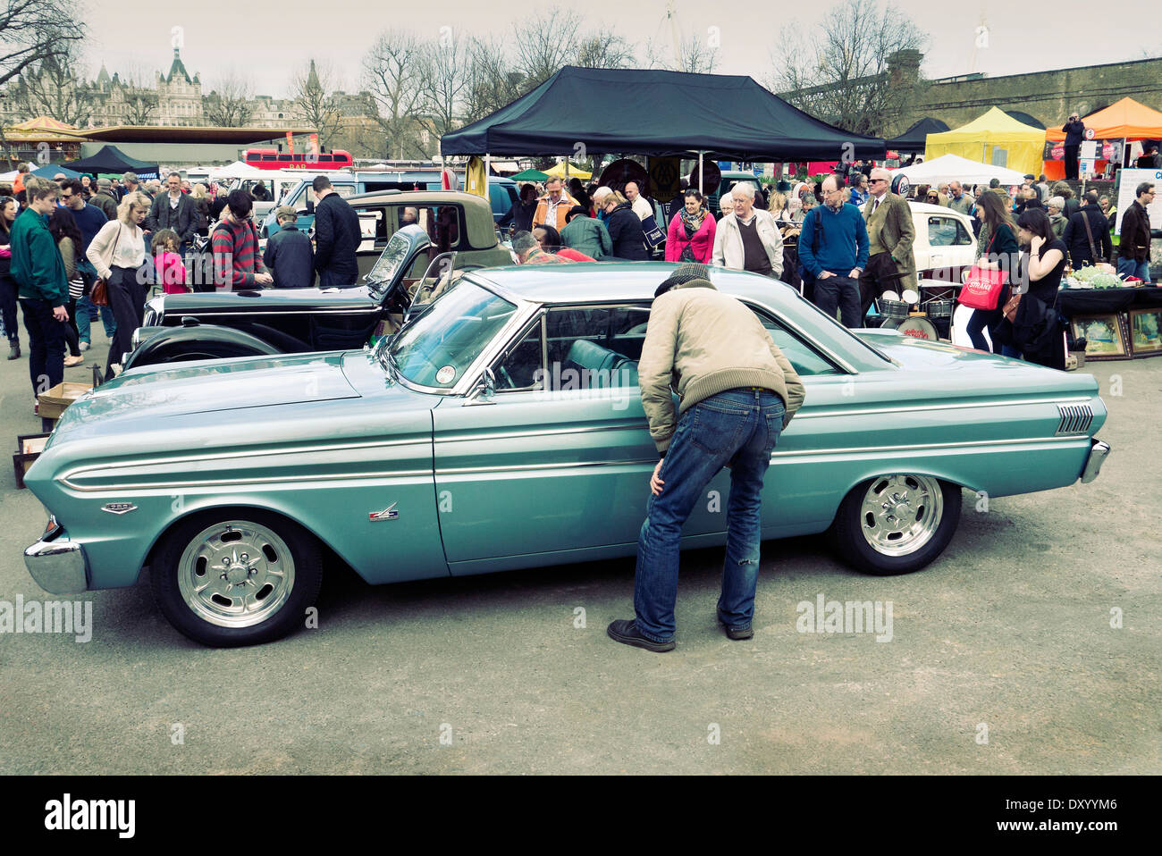 Ford Falcon au Classic Car Boot Sale London South Bank LONDON UK Banque D'Images