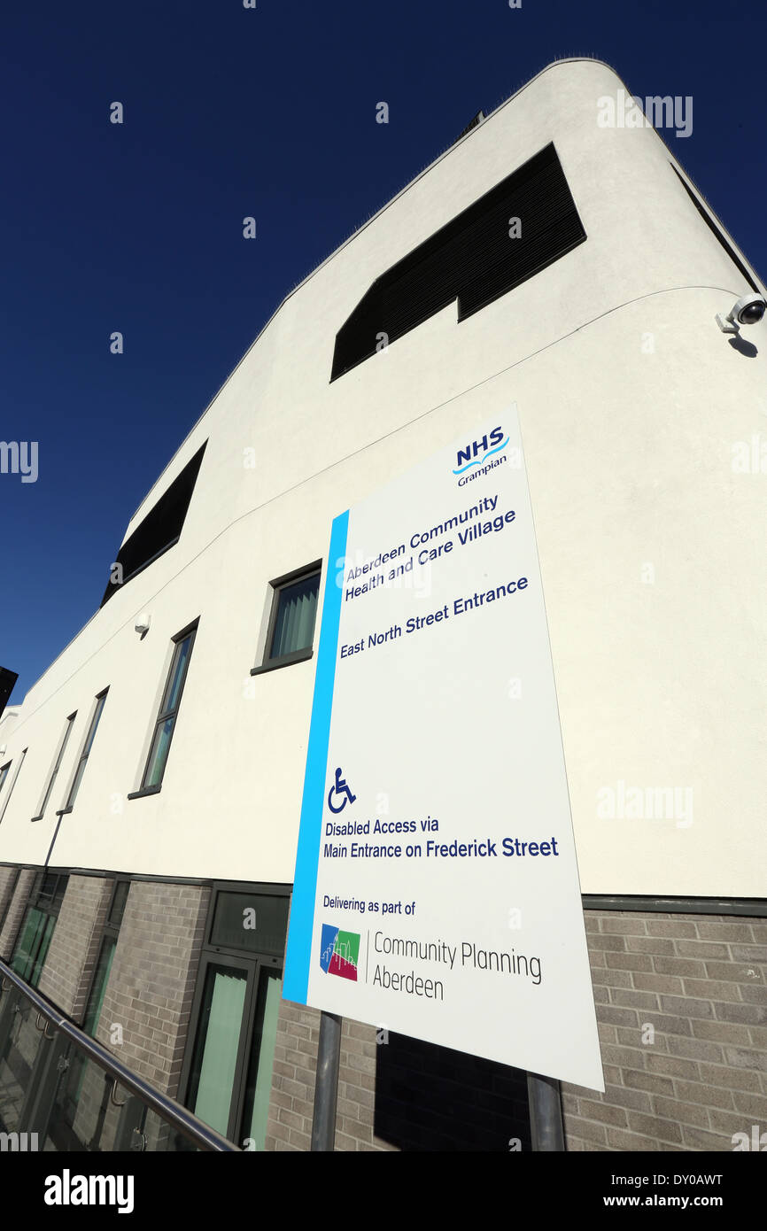 L'extérieur de la santé communautaire et les soins d'Aberdeen Village dans la ville d'Aberdeen, Écosse, Royaume-Uni Banque D'Images