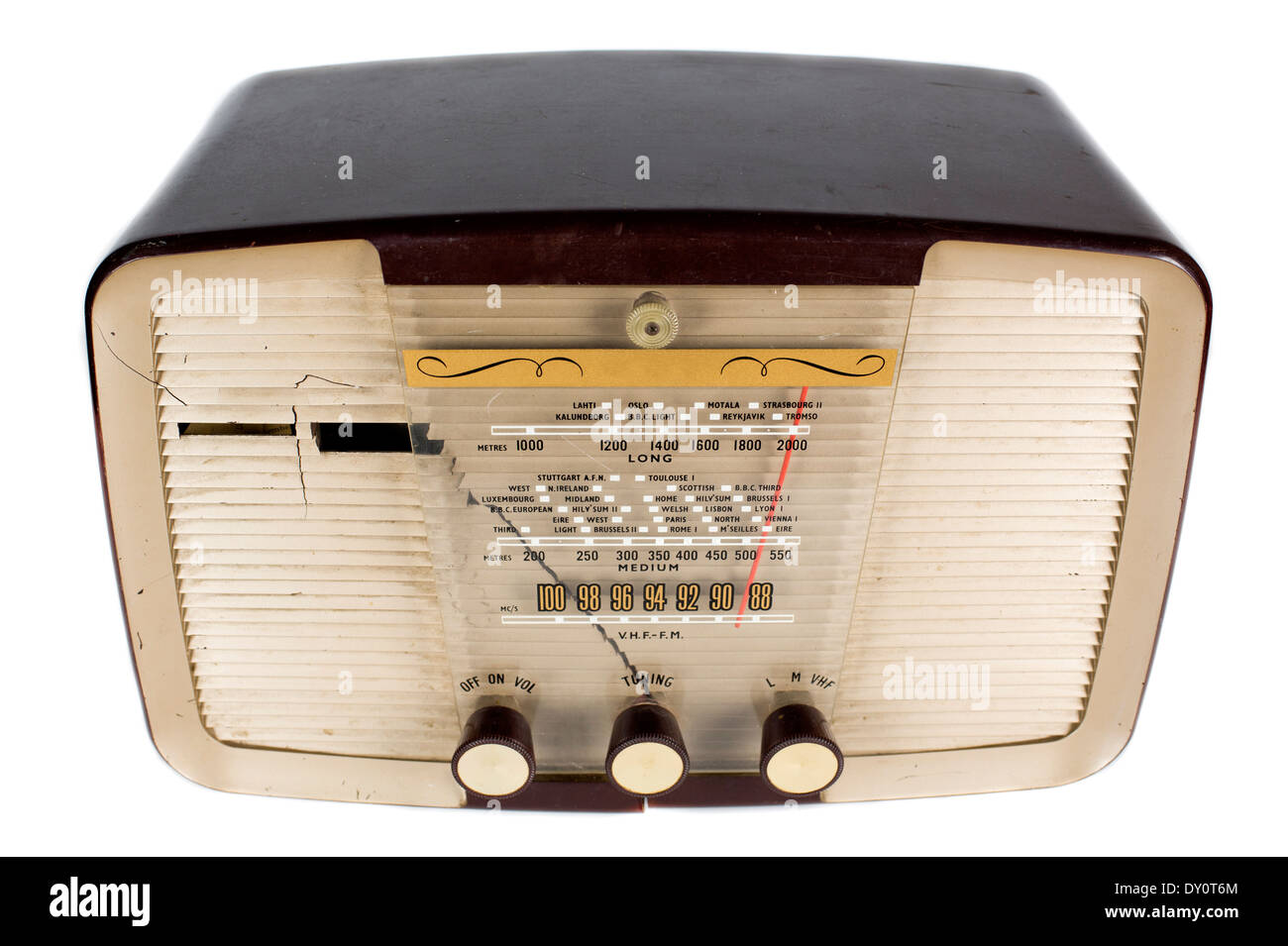 Un vintage radio transistor contre white Banque D'Images