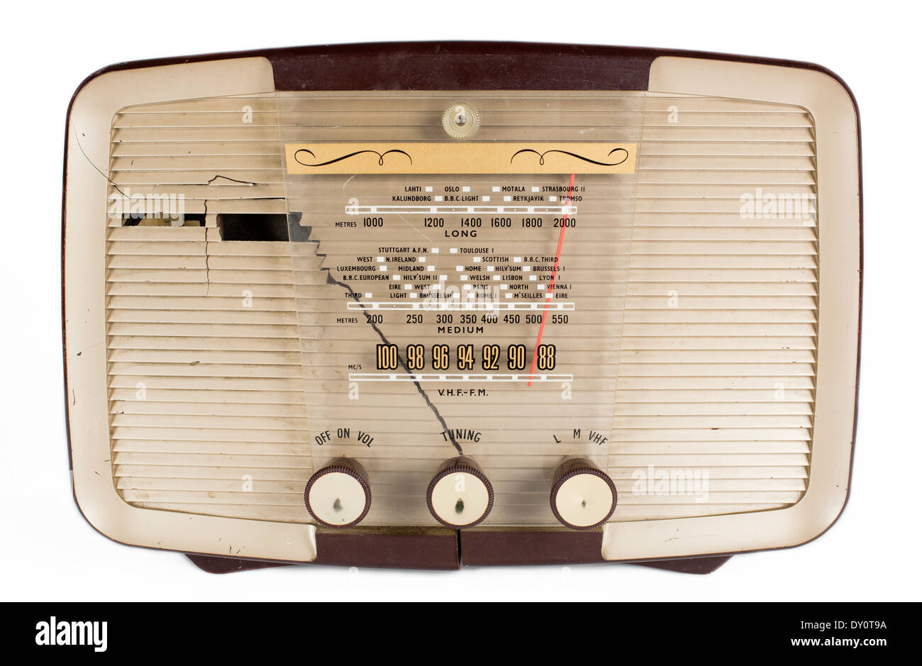 Un vintage radio transistor contre white Banque D'Images