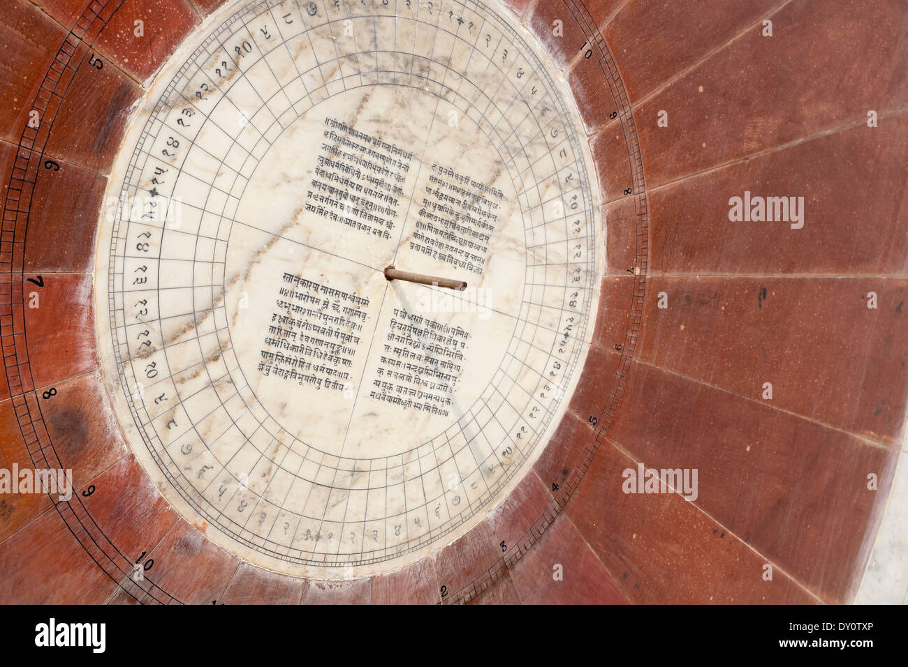 Jaipur, Rajasthan, Inde. L'observatoire Jantar Mantar, Close up du Cadran solaire Banque D'Images