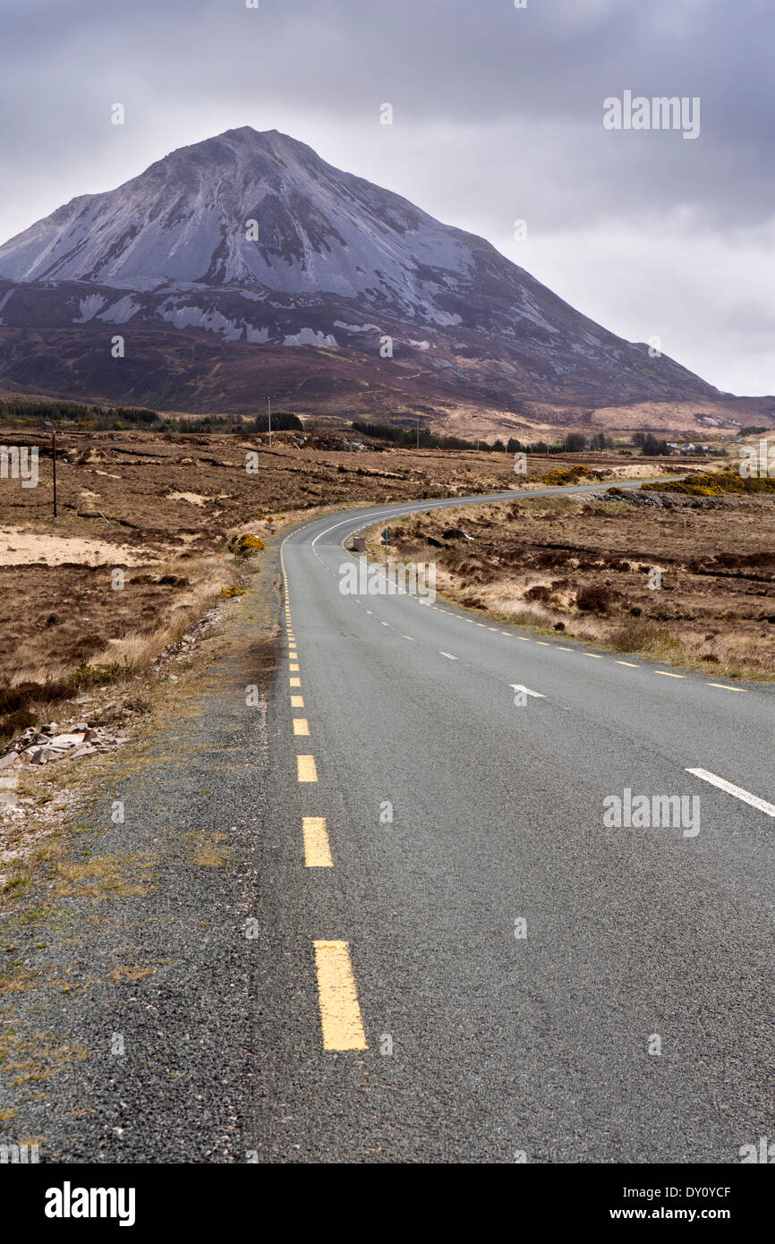 L'Irlande, Co Donegal, Dunlewey, Mount Errigal, la deuxième plus haute montagne d'Irlande Banque D'Images