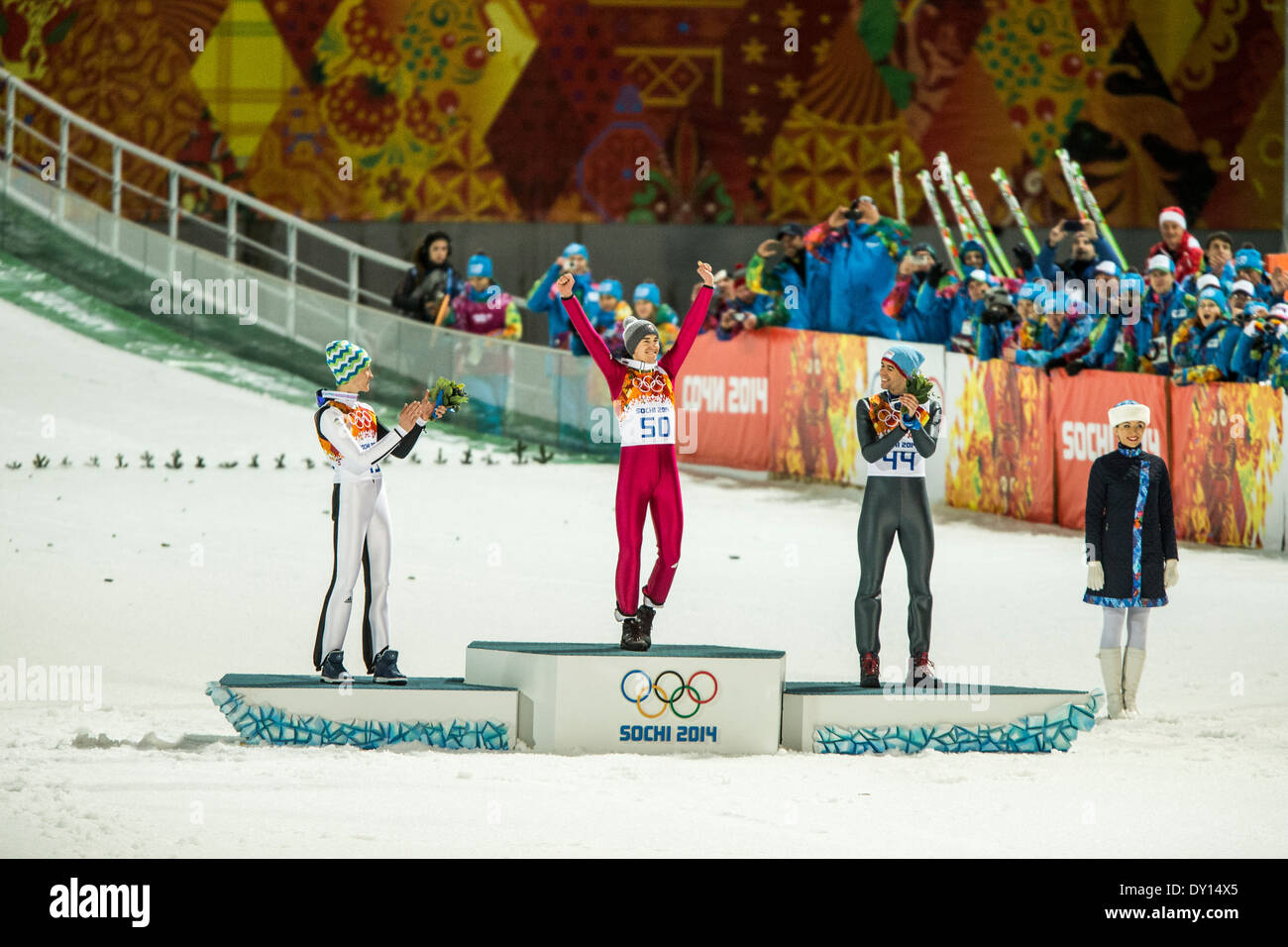 Kamil Stoch (POL) remporte la médaille d'or dans l'épreuve du saut à ski petit tremplin aux Jeux Olympiques d'hiver de Sotchi en 2014, Banque D'Images