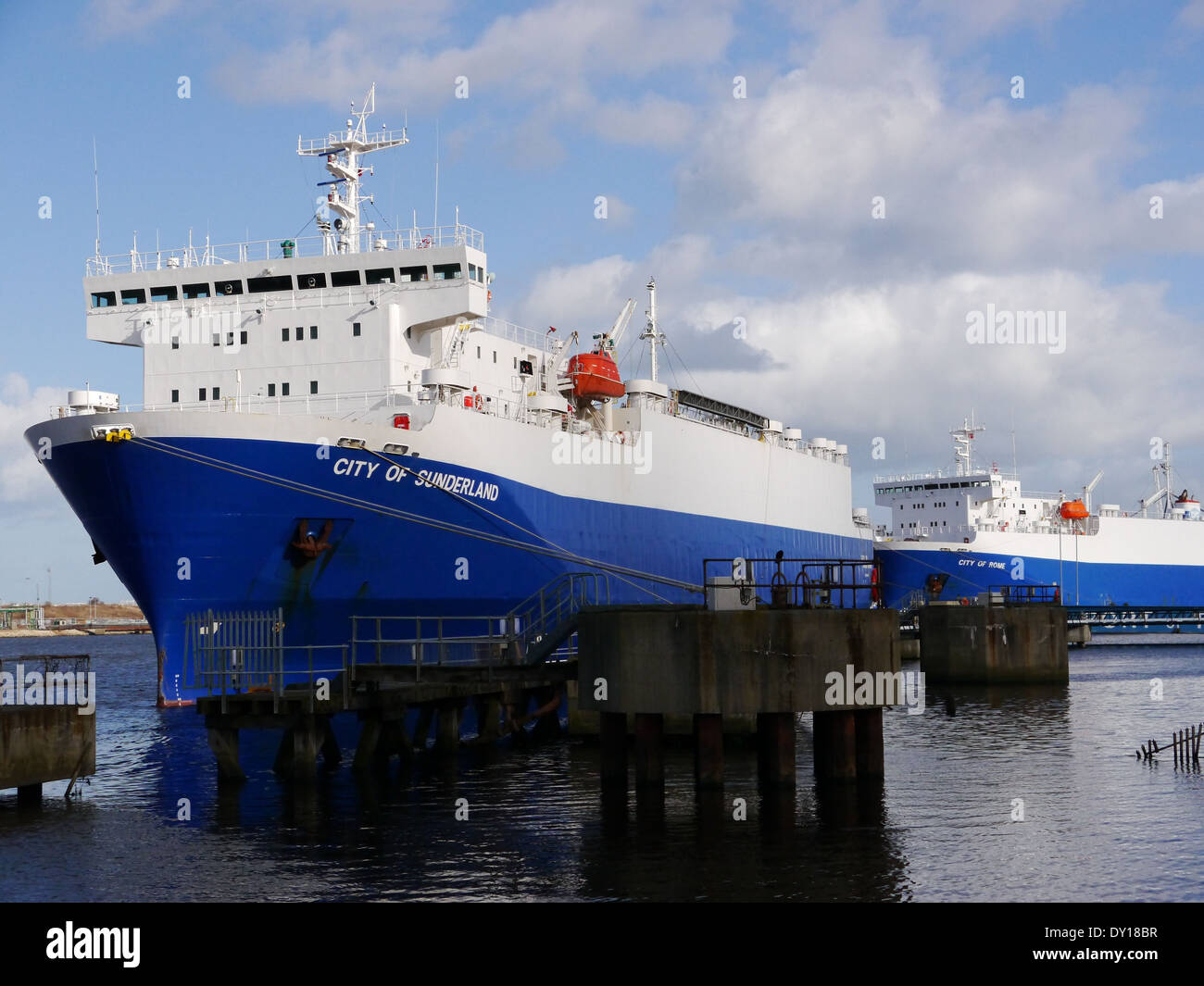 Navires, "Ville de Sunderland' et 'Ville de Rome' accosté au port de Tyne, Jarrow Banque D'Images