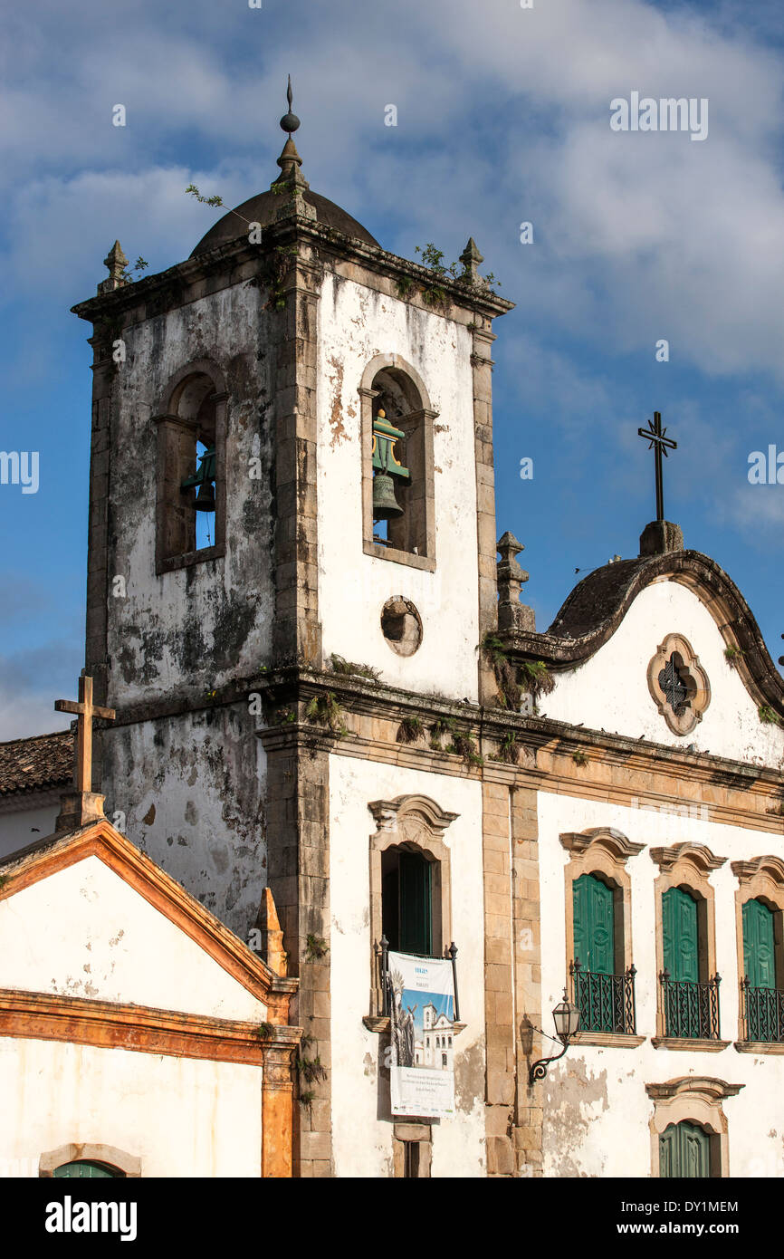 Paraty, ville coloniale, Santa Rita dos Pardos Libertos, clocher de l'église, le Costa Verde, Rio de Janeiro, Brésil Banque D'Images