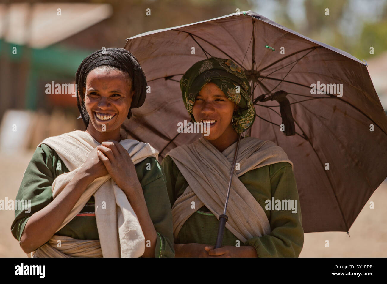 Robe traditionnelle africaine Ethiopian chers umbrella Banque D'Images