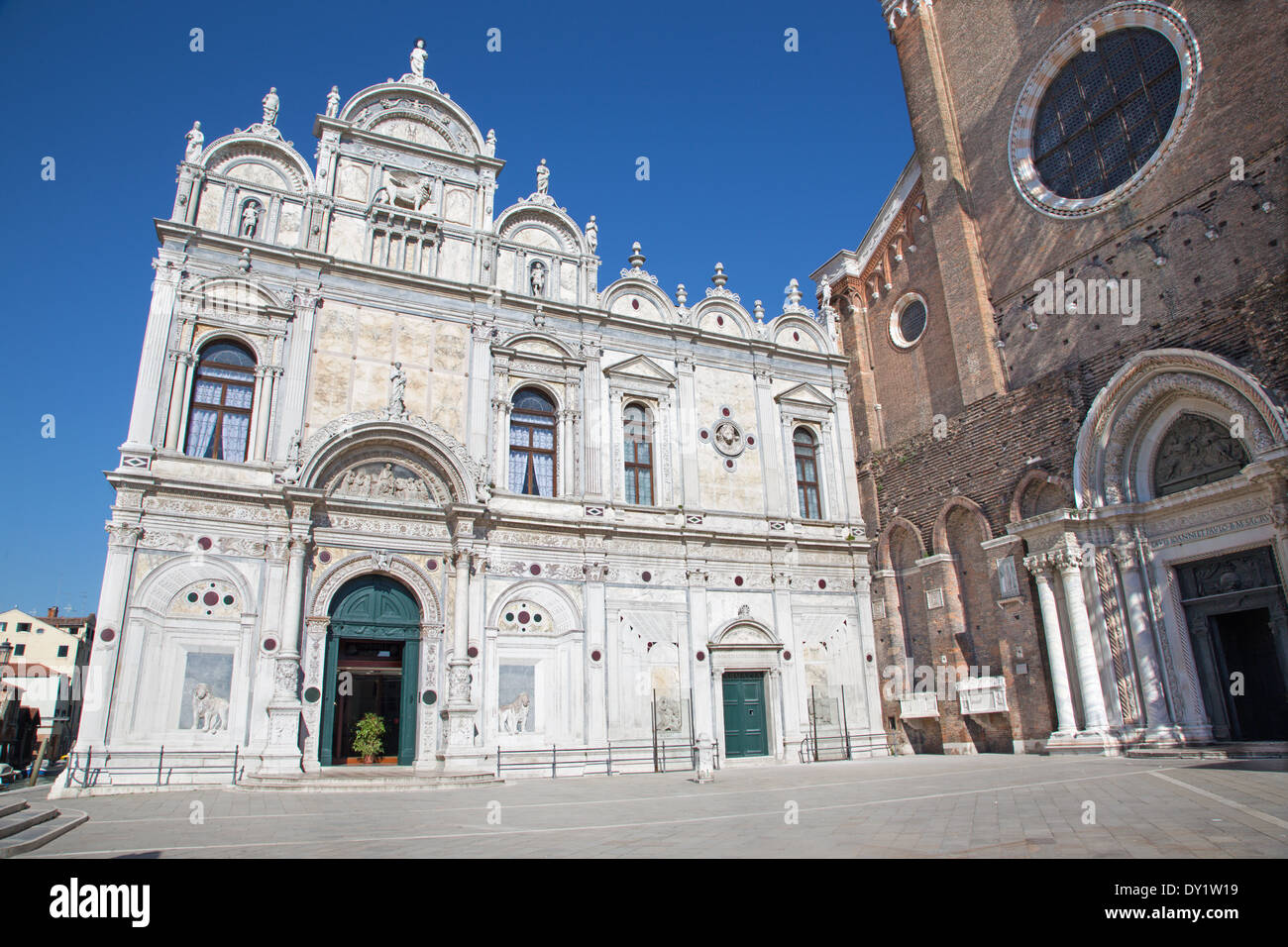Venise - Scuola Grande di San Marco et partal de Basilica di San Giovanni e Paolo église. Banque D'Images