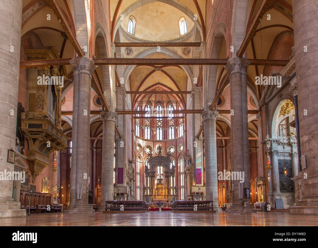 Venise, Italie - 12 mars 2014 : l'intérieur de la Basilique di San Giovanni e Paolo église. Banque D'Images