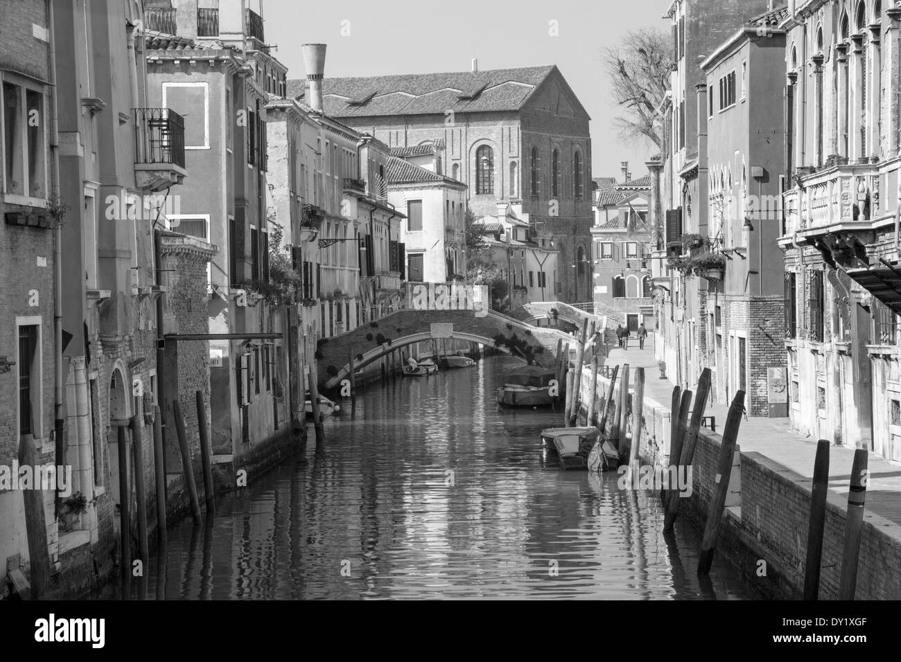 Venise - canal de forme pont Ponte dei Gesuiti per Banque D'Images