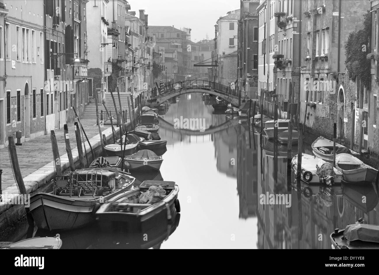 Venise - Fondamenta de la Sensa et canal en matin de ponte de la Malvasia pont. Banque D'Images
