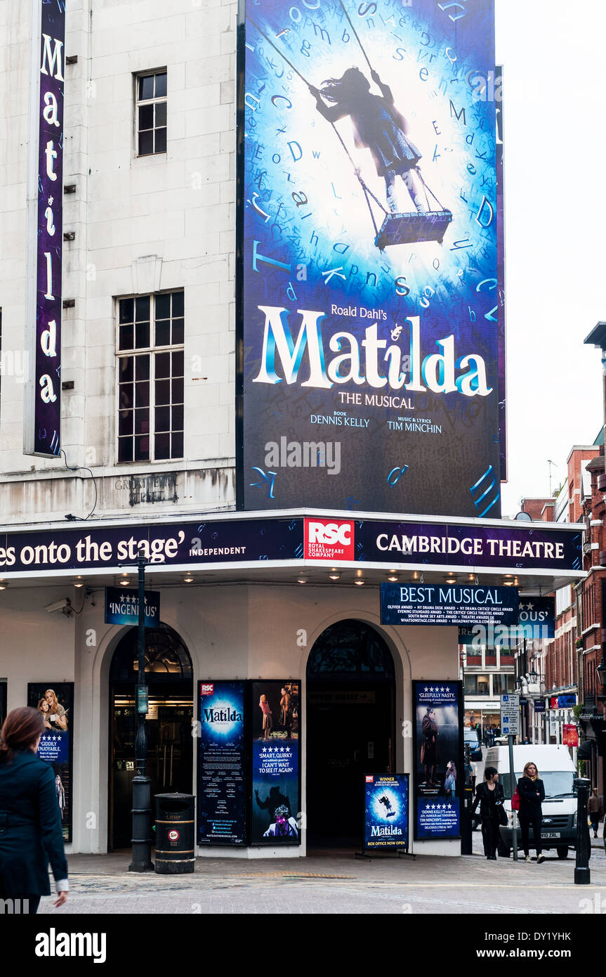 Matilda The Musical Show au Cambridge Theatre, Covent Garden, Londres, UK Banque D'Images