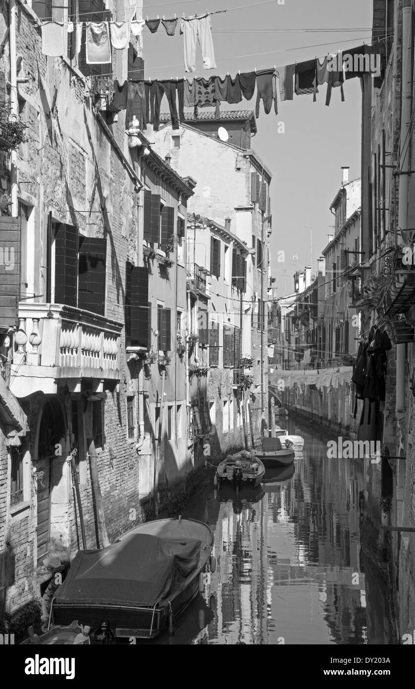 Venise - canal de forme pont Ponte dei Scudi Banque D'Images