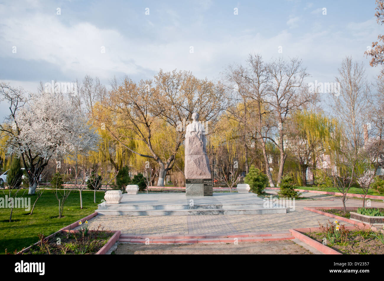 Monument de l'éditeur des Tatars de Crimée et politicien Ismail Gasprinski (ou Ismail Gaspirali) à Simferopol, Crimée Banque D'Images