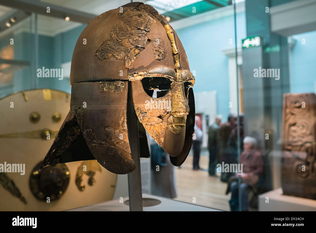 The Sutton Hoo Anglo-Saxon Helmet, British Museum, Londres, Royaume-Uni Banque D'Images