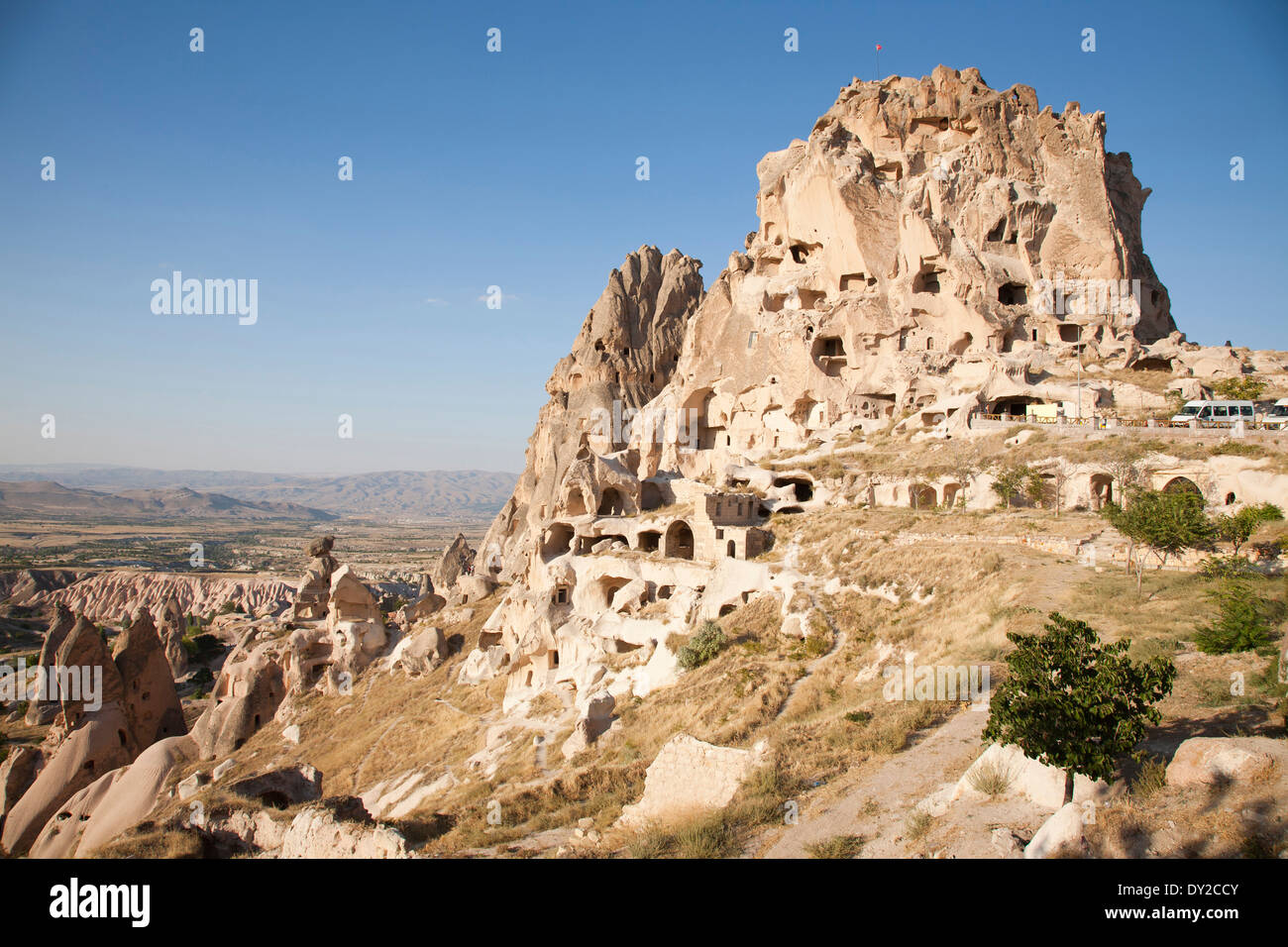 Paysage et village d'Uchisar, Cappadoce, Anatolie, Turquie, Asie Banque D'Images