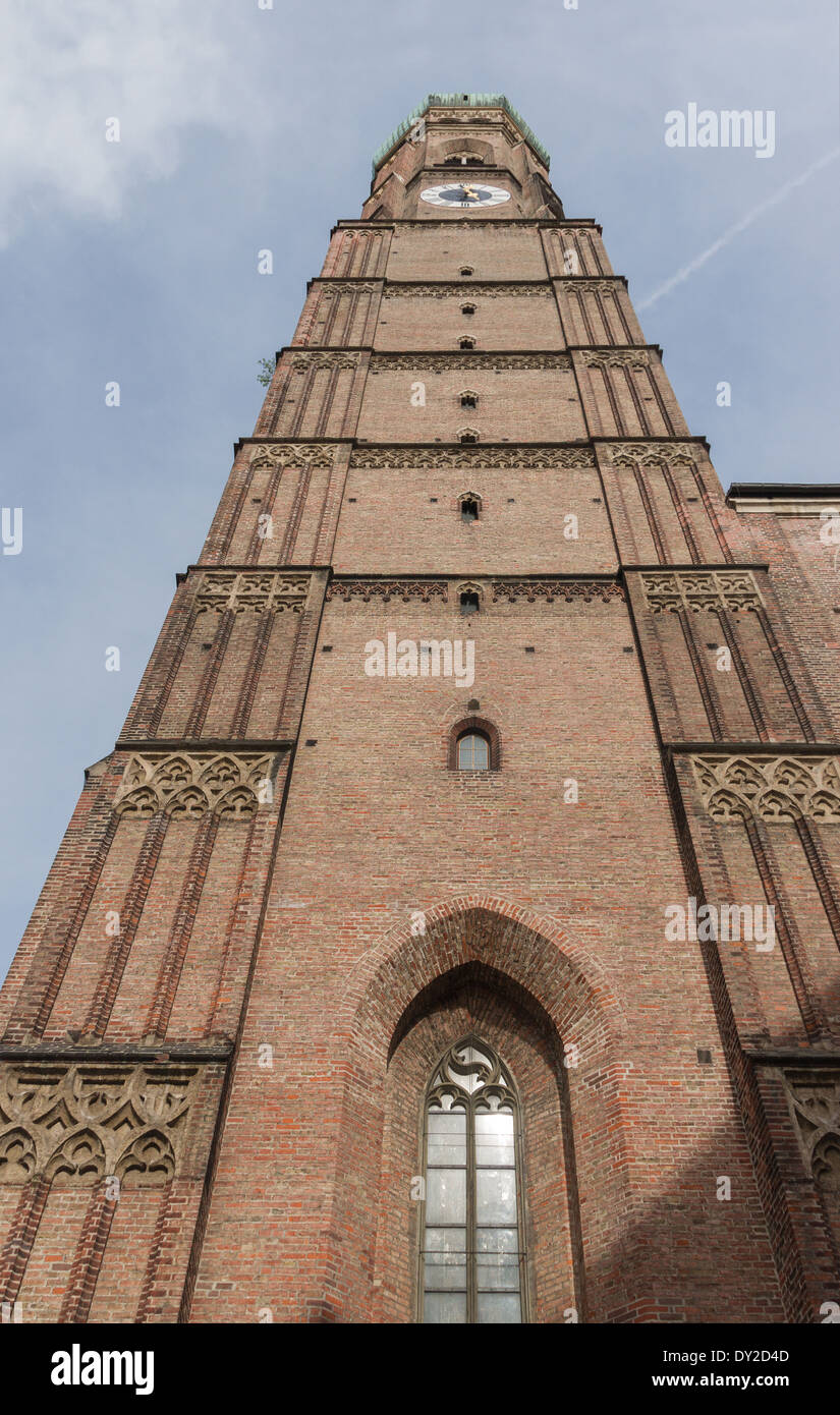 Tour sud de l 'église Frauenkirche', Munich, Bavière, Allemagne. Banque D'Images
