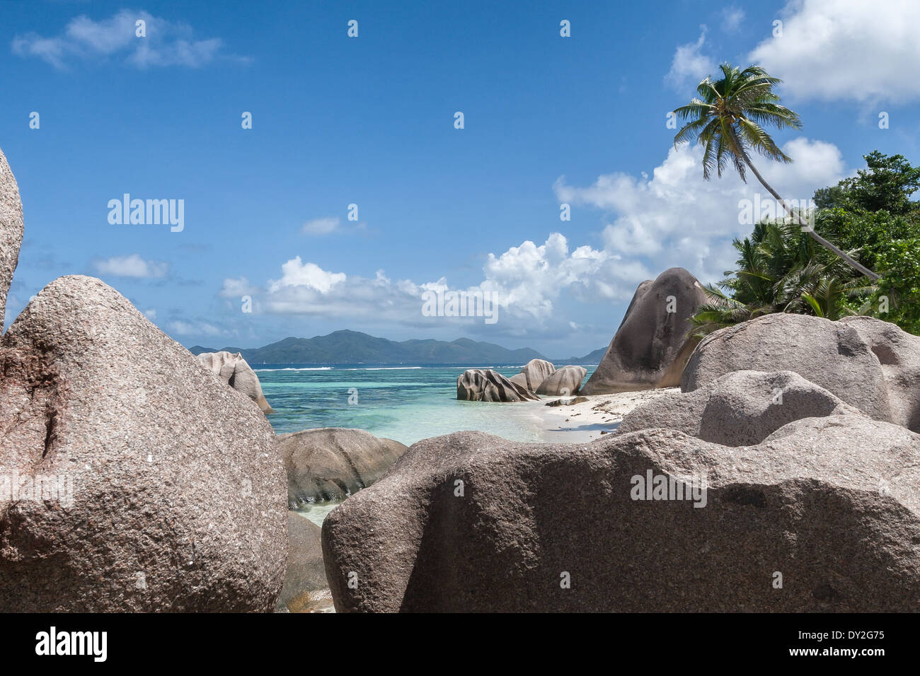 Une plage des îles Seychelles Banque D'Images