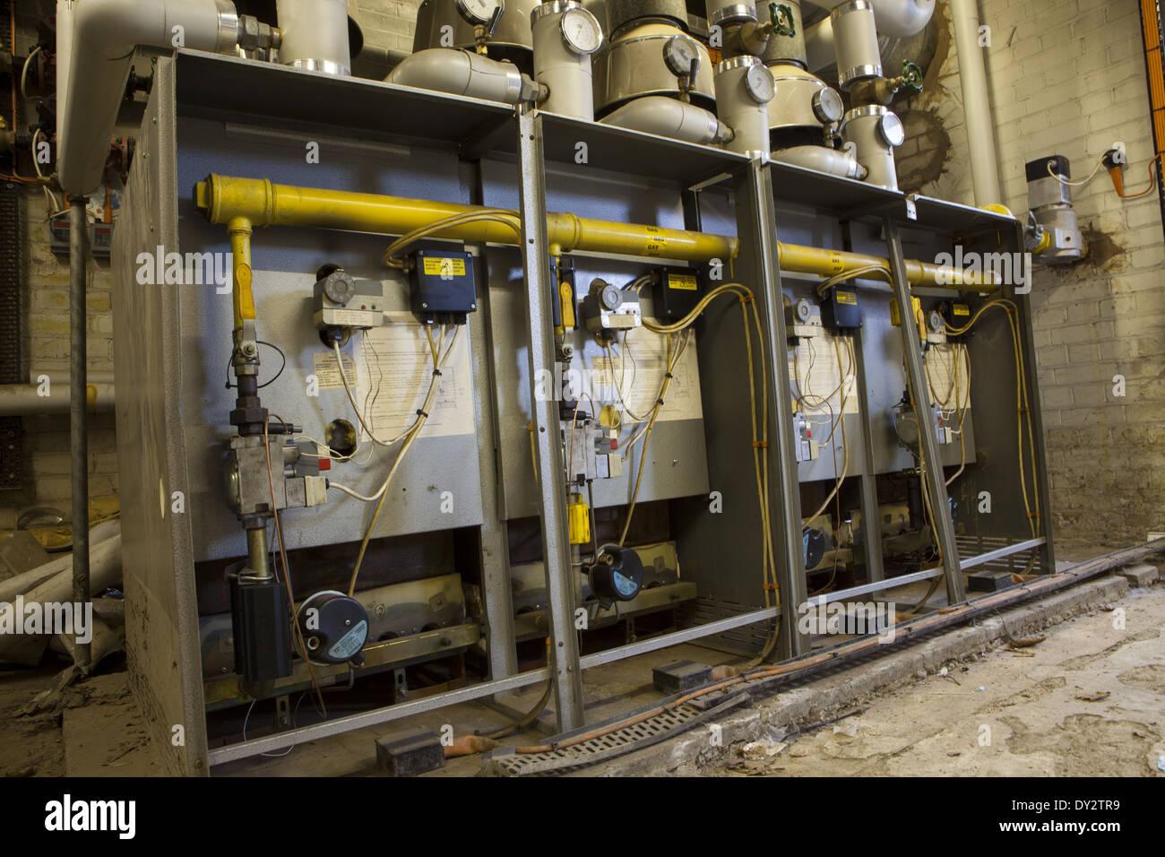 Chaudière à gaz industriels et d'équipement de contrôles dans les grandes capacités Banque D'Images