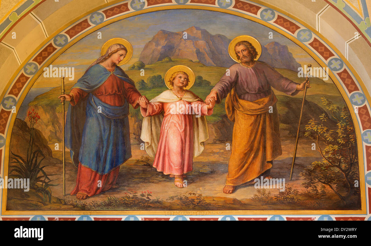 Vienne, Autriche - 17 février 2014 : fresque de Sainte Famille par Josef Kastner à partir de 1906 - 1911 dans l'église des Carmélites à Dobling. Banque D'Images