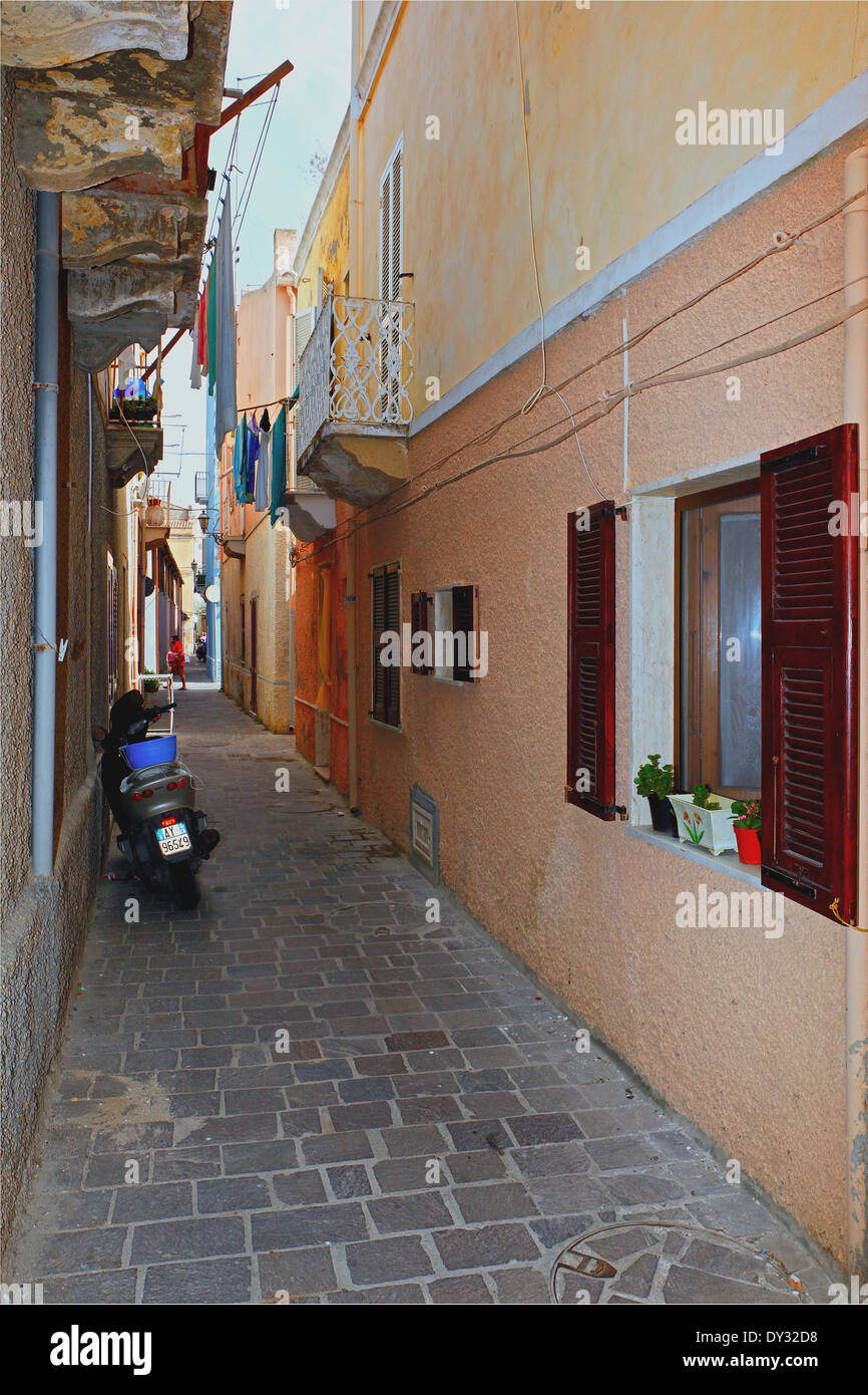 'Carloforte Carrugio' ruelle typique du village, l'île de San Pietro Sardaigne Banque D'Images