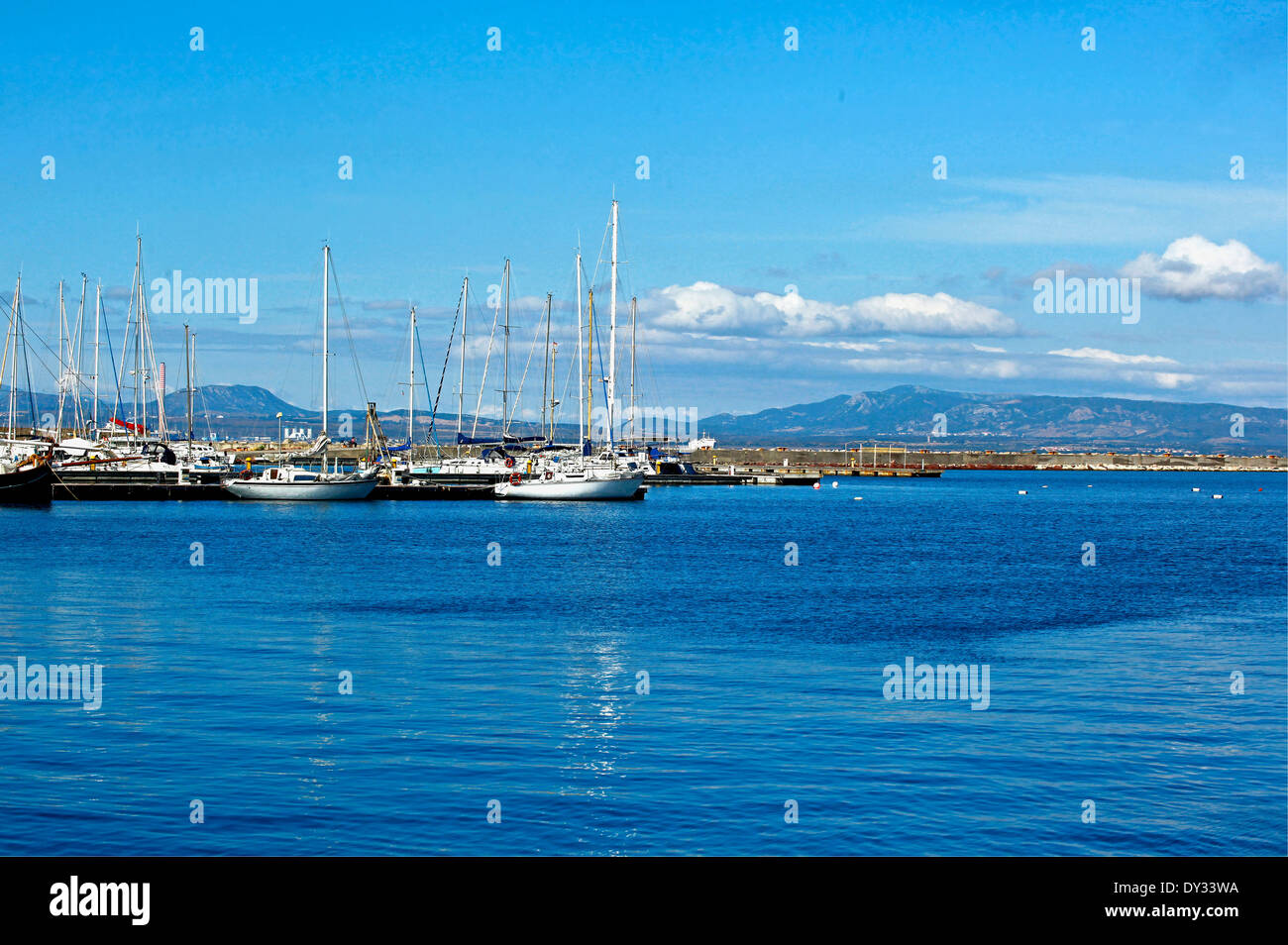 Carloforte- bateaux et voiliers à new port- Île San Pietro Sardaigne Banque D'Images