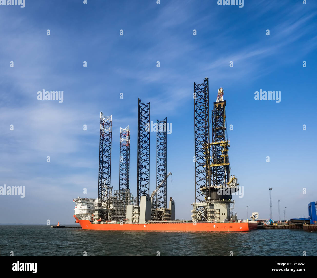 Cric l'age avec six pattes à Esbjerg, Danemark port pétrolier Banque D'Images