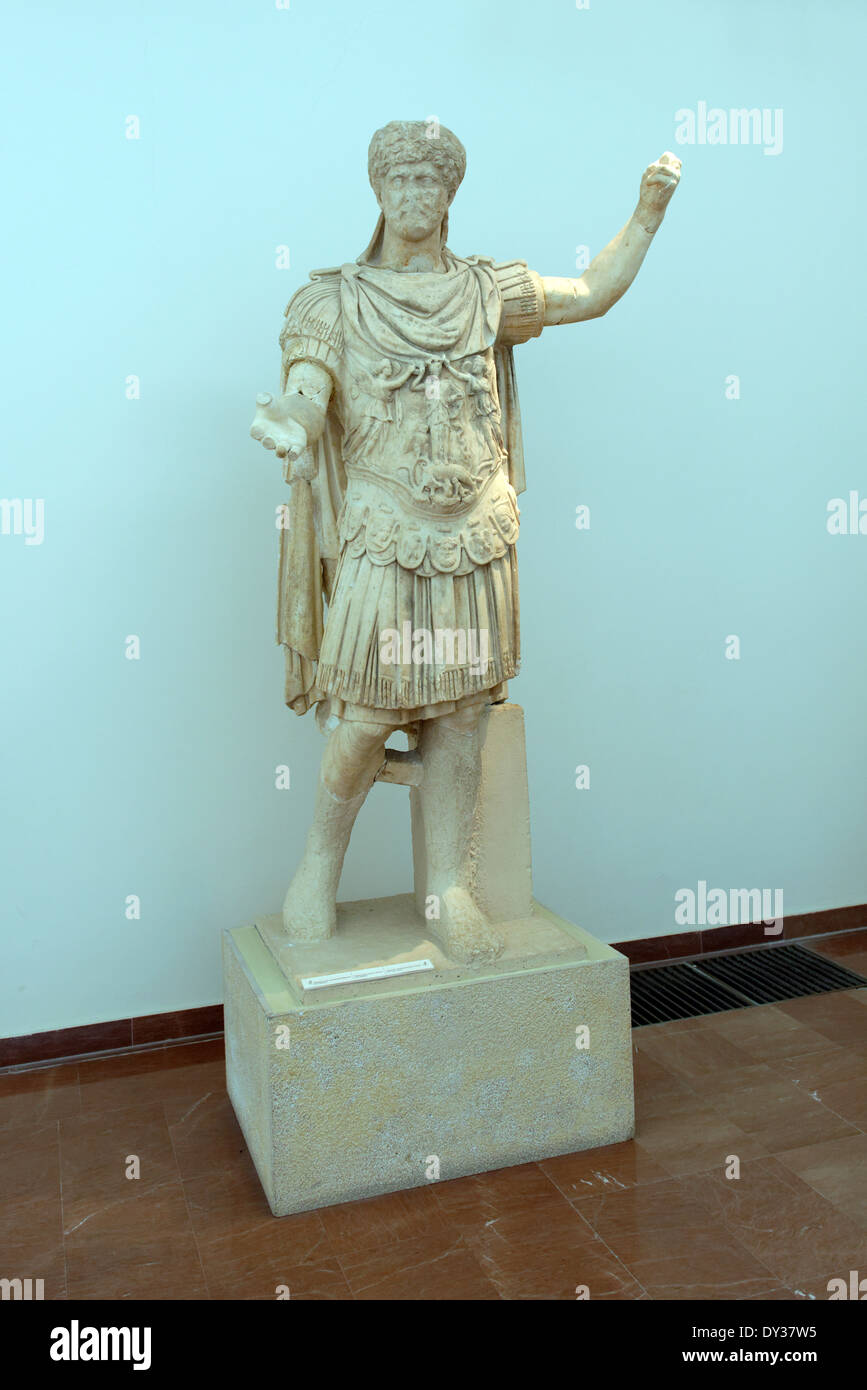 La statue de l'empereur romain Hadrien (117-138 AD) musée Archéologique Olympie Péloponnèse Grèce statue Banque D'Images